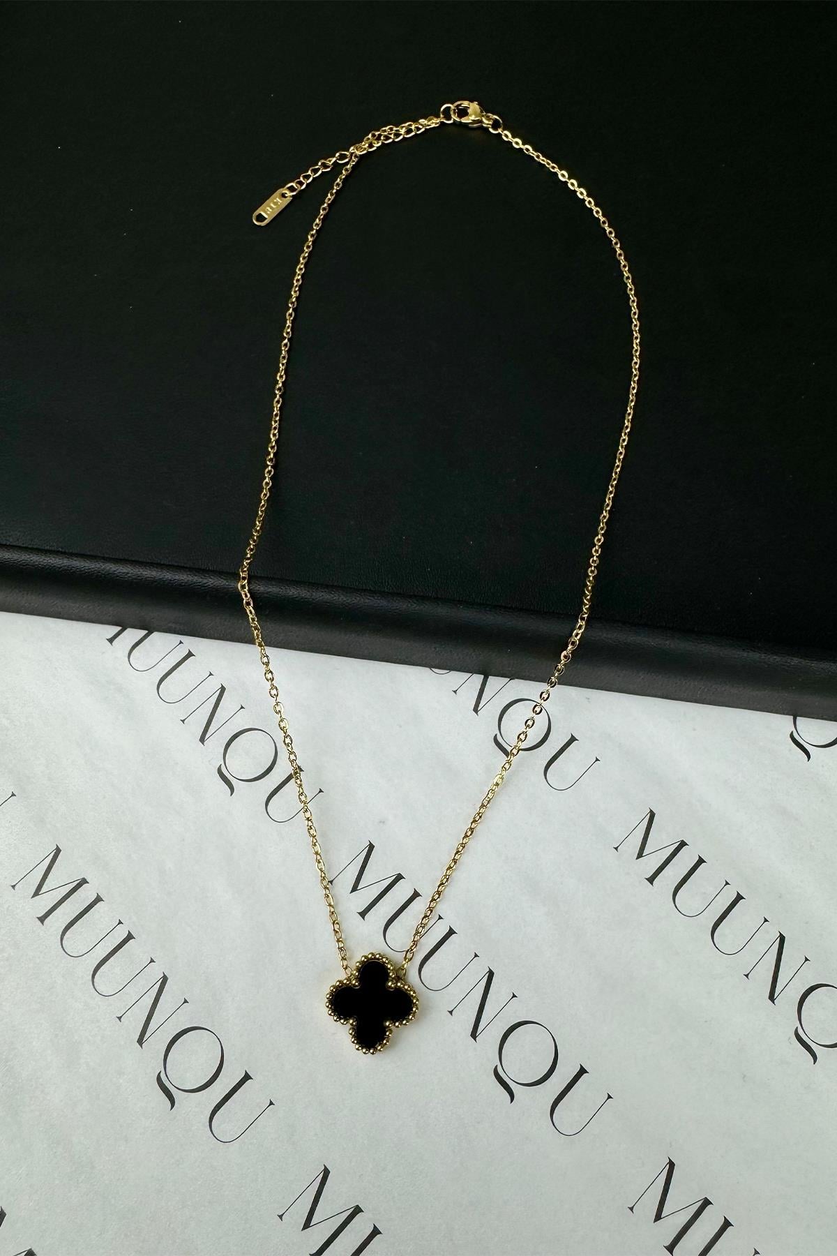 Gold Siyah VC Model Yonca Kolye