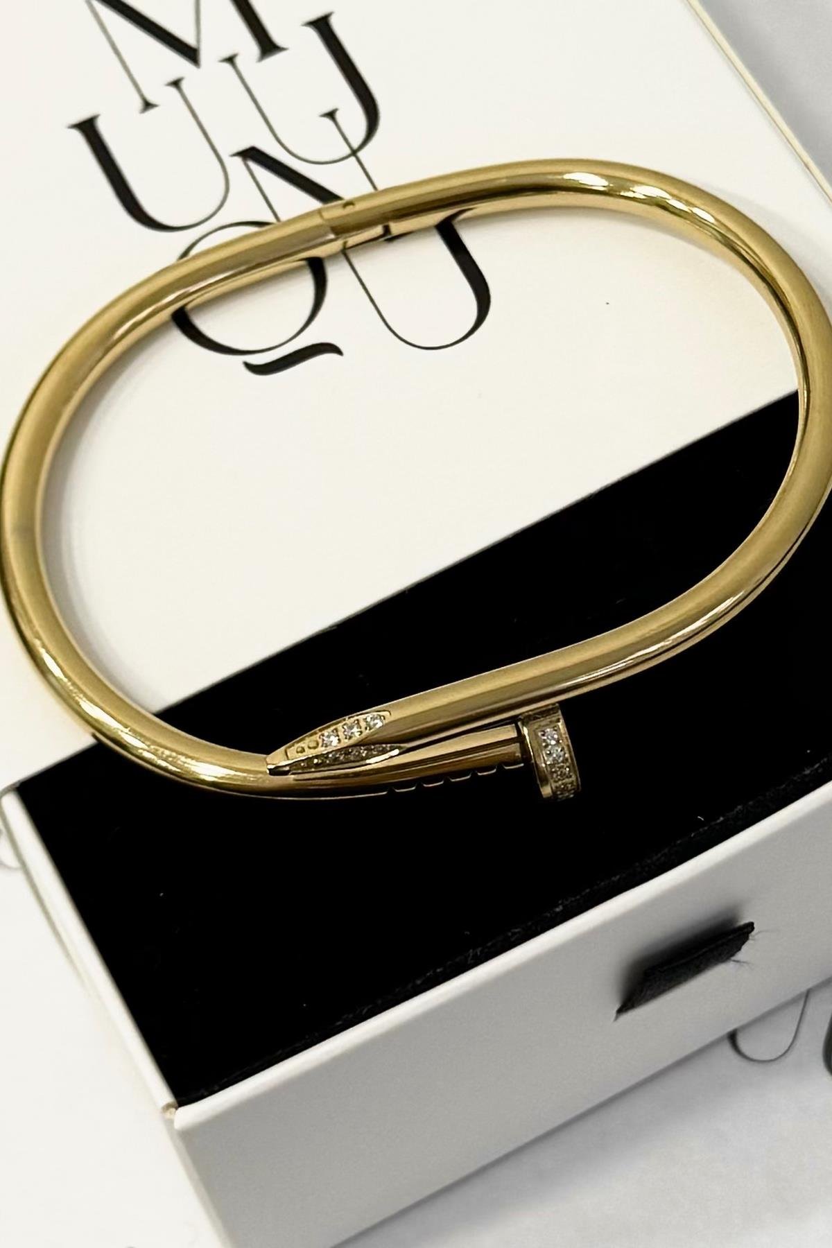 Gold Taşlı Çivi Model İthal Kelepçe