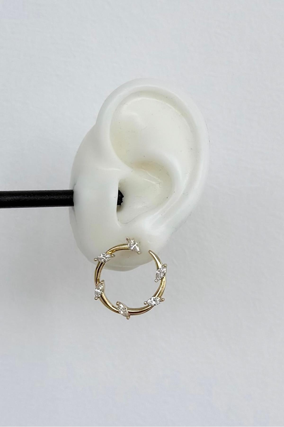 Özel A.K. Gold Oval Taşlı Yuvarlak Tasarım Küpe