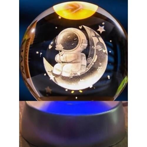 Ay Üstünde Astronot Tasarımlı Plastik Altlıklı Işıklı Cam Küre