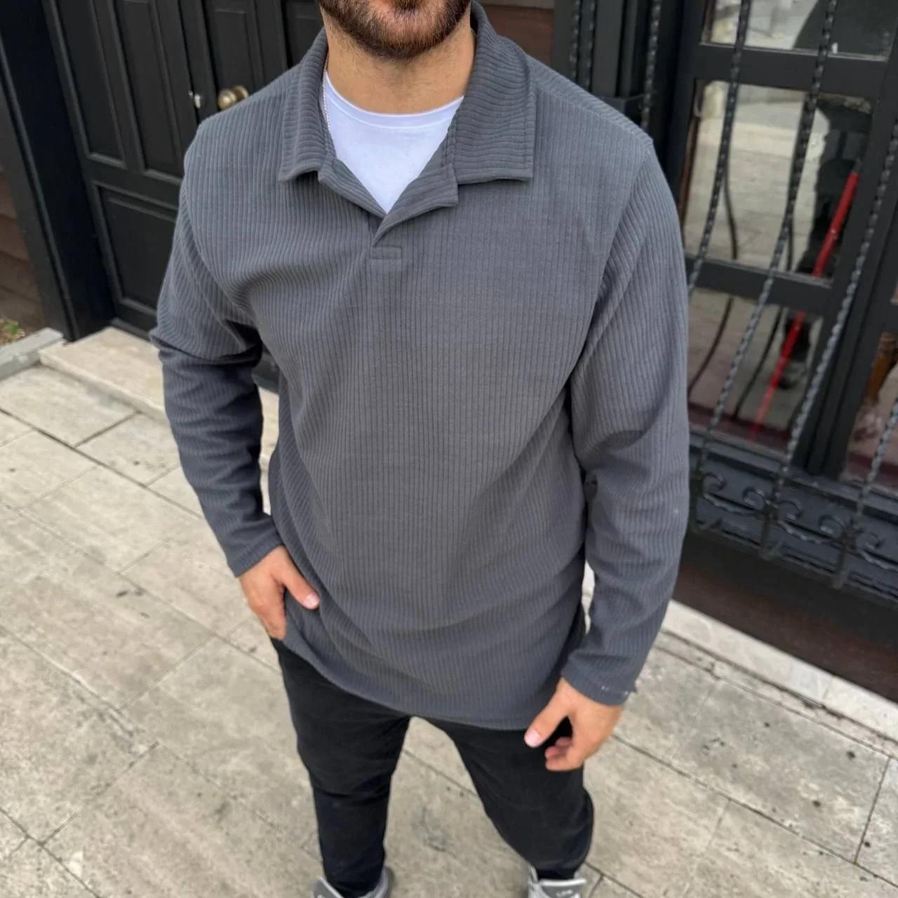 Erkek Fitilli Polar Sweatshirt – Düğmesiz Polo Yaka, Oversize Rahat Kalıp, Kalın Polar Kumaş, Kışlık ve Baharlık Şık Günlük Üst - Füme
