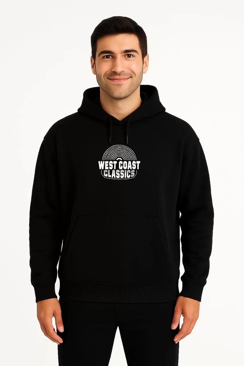 Erkek Kapşonlu Sweatshirt – Oversize Üç İplik Şardonlu Hoodie, “West Coast Classics” Ön & Arka Baskılı, Kanguru Cepli Kışlık Günlük Stil - Siyah