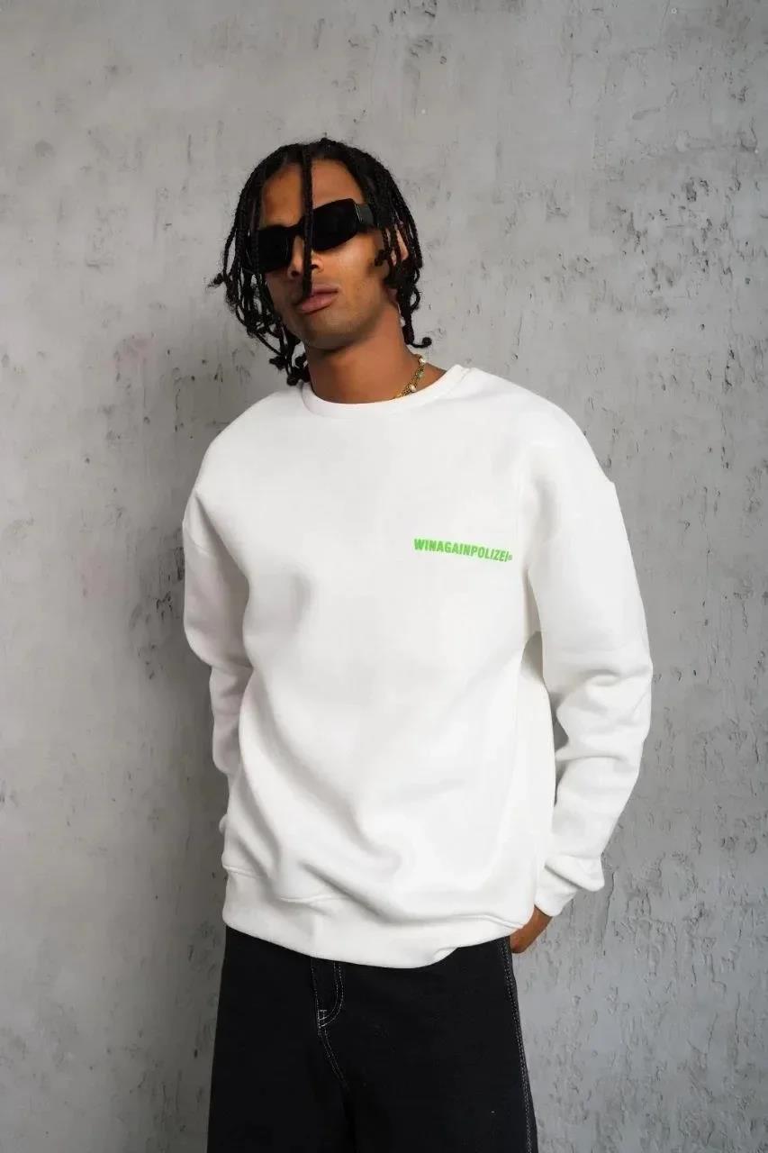 Erkek Oversize Sweatshirt – Beyaz Renk | Ön ve Sırt Baskılı, Üç İplik İçi Pamuklu Kumaş, Rahat Kalıp, Ribanalı Kışlık Sweat | Winagain Polizei Serisi - Beyaz