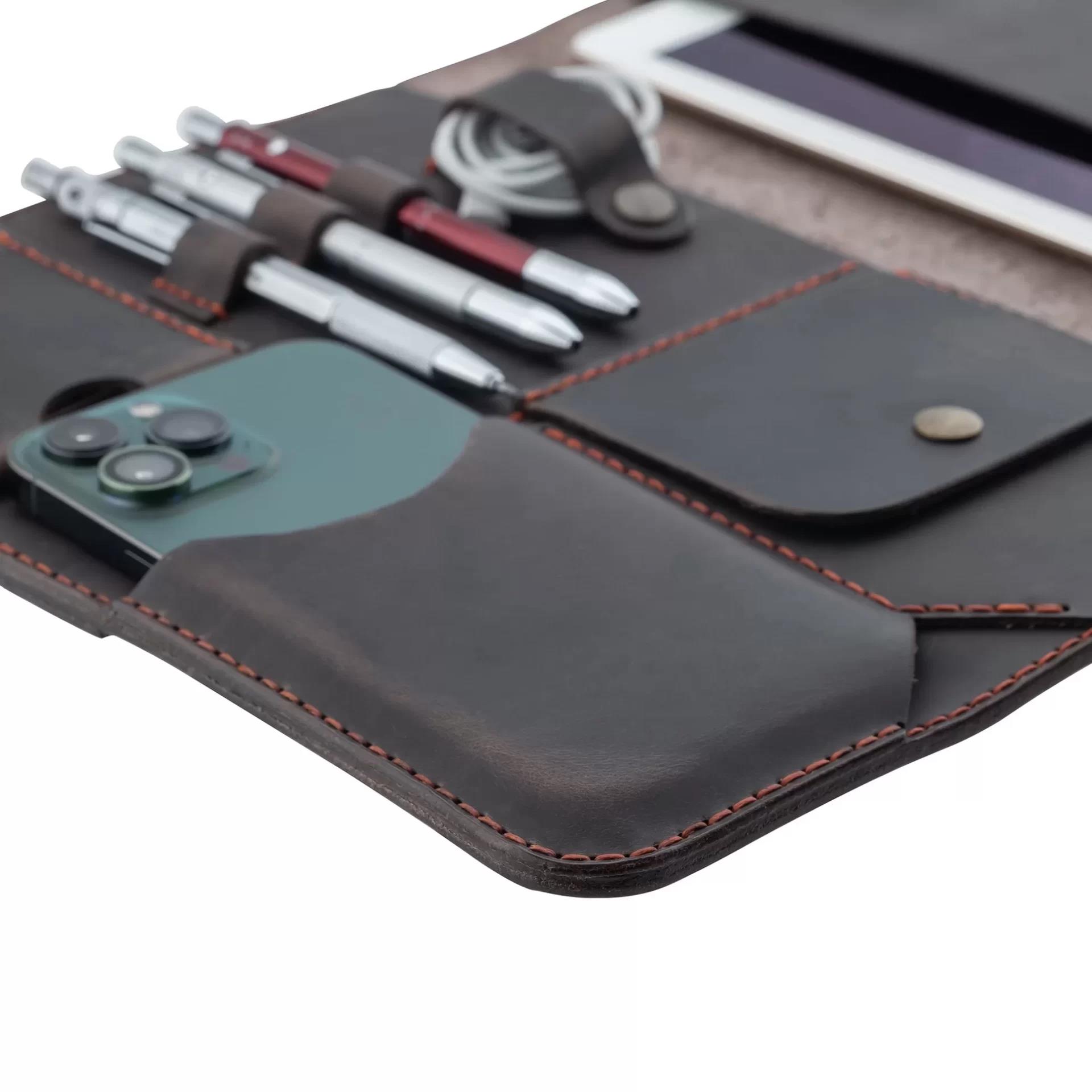 İsme Özel Çıtçıtlı Fonksiyonlu iPad Organizer - %100 Crazy Deri - ET01004 - Kahverengi