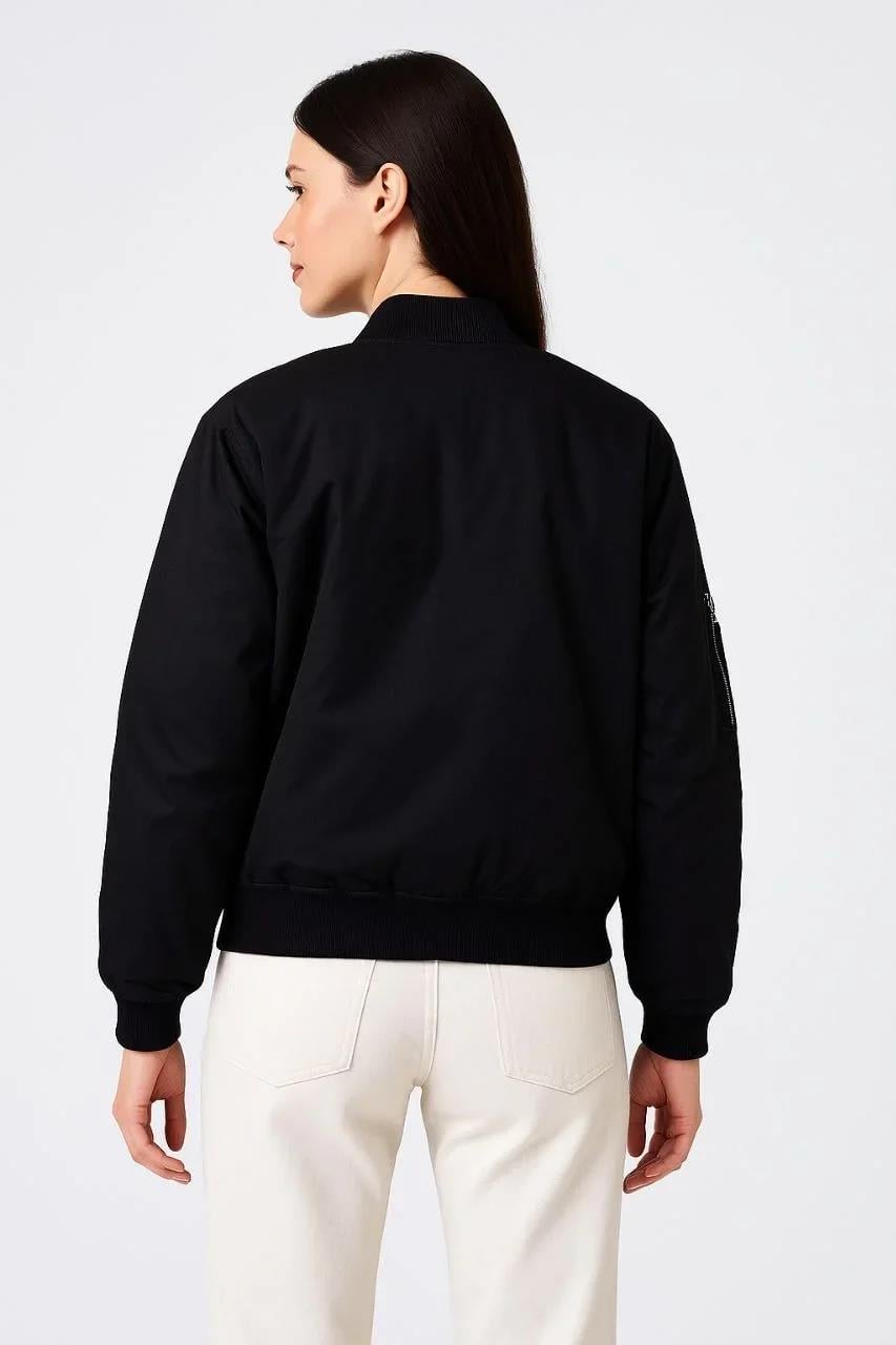 Kadın Bomber Mont Ceket – Fermuarlı, Kapitone İçi Astarlı, Su İtici Kumaş, Regular Fit, Yandan Cepli, Günlük Bahar & Kış Şık Rahat Stil - Siyah