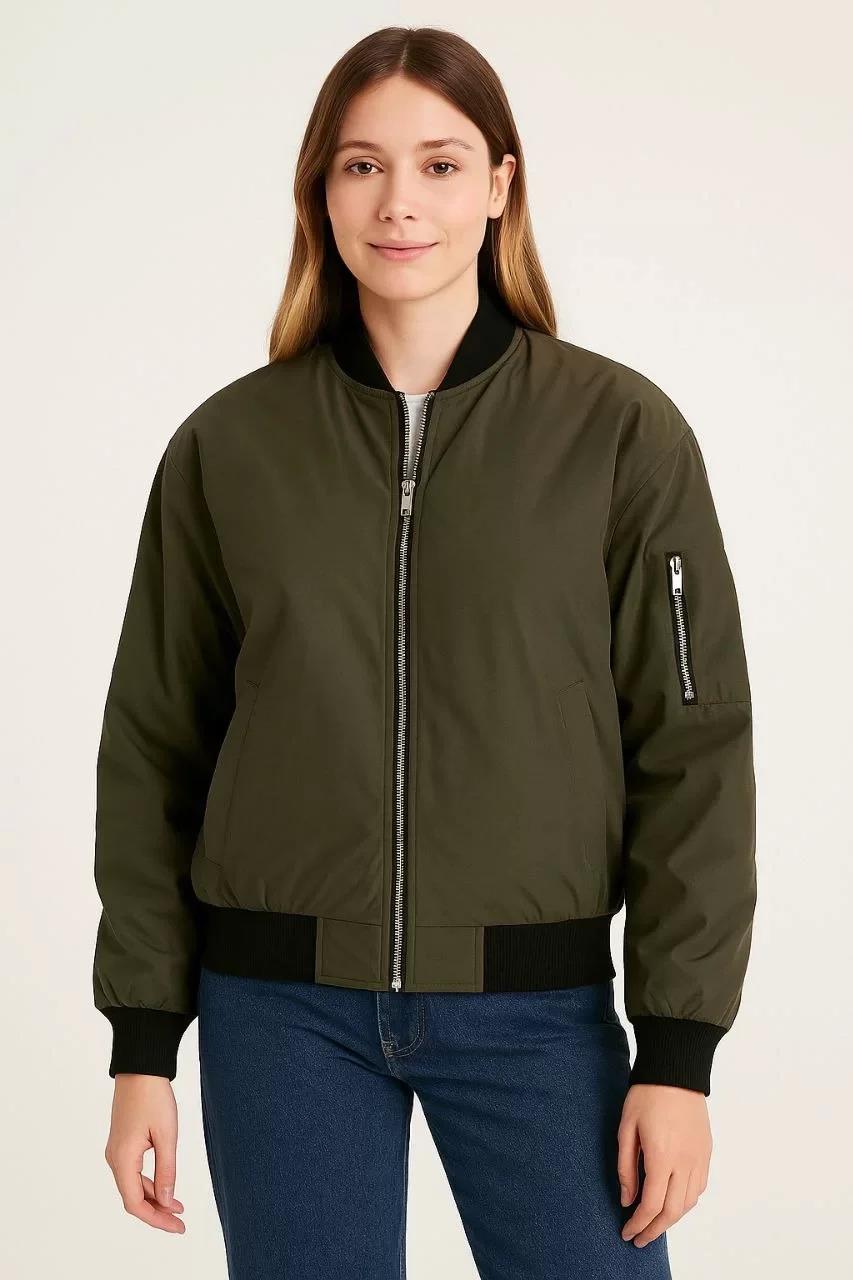 Kadın Bomber Mont Ceket – Fermuarlı, Kapitone İçi Astarlı, Su İtici Kumaş, Regular Fit, Yandan Cepli, Günlük Bahar & Kış Şık Rahat Stil - Haki