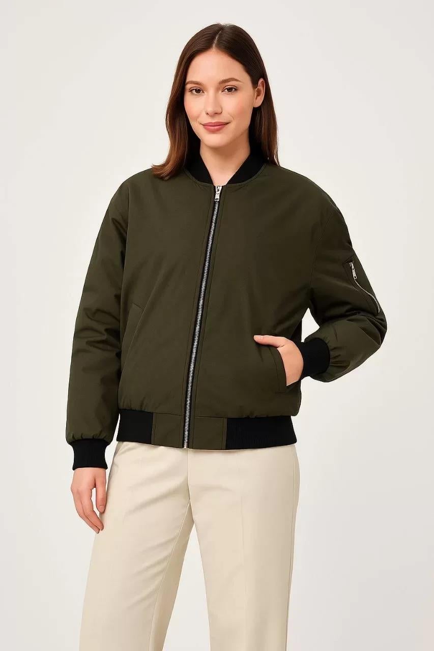 Kadın Bomber Mont Ceket – Fermuarlı, Kapitone İçi Astarlı, Su İtici Kumaş, Regular Fit, Yandan Cepli, Günlük Bahar & Kış Şık Rahat Stil - Haki