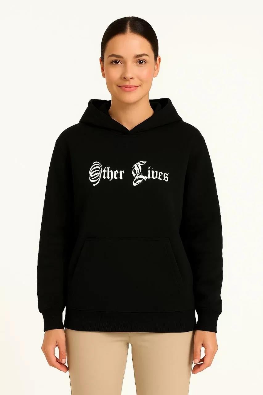 Kadın Kapşonlu Sweatshirt – Oversize Üç İplik Şardonlu Hoodie, “Other Lives” Ön & Arka Baskılı, Kanguru Cepli, Kışlık Rahat Günlük Stil- Siyah