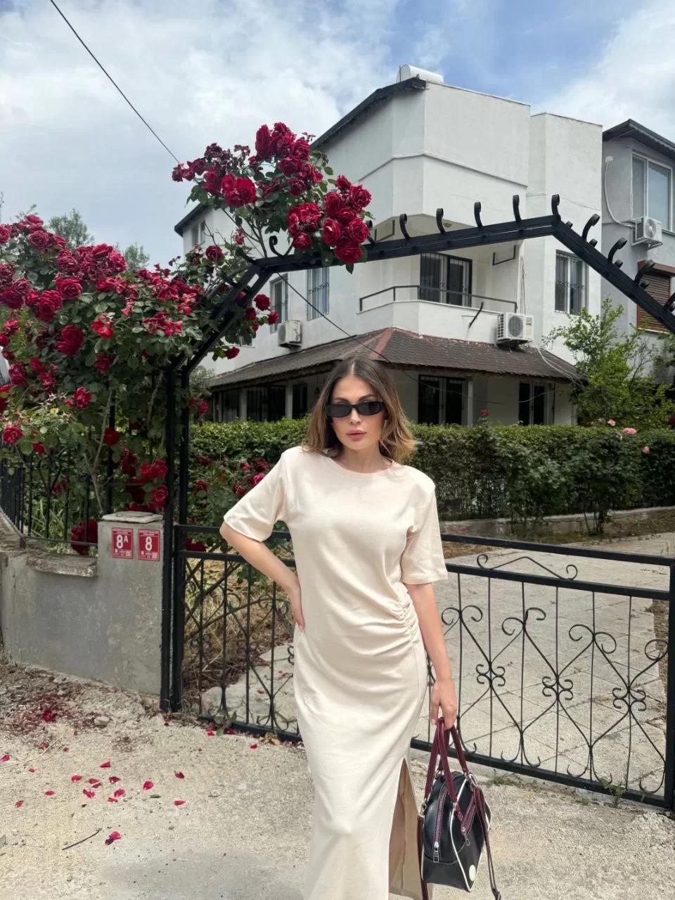 Kadın Kısa Kollu Uzun Yandan Yırtmaçlı Elbise - Bej