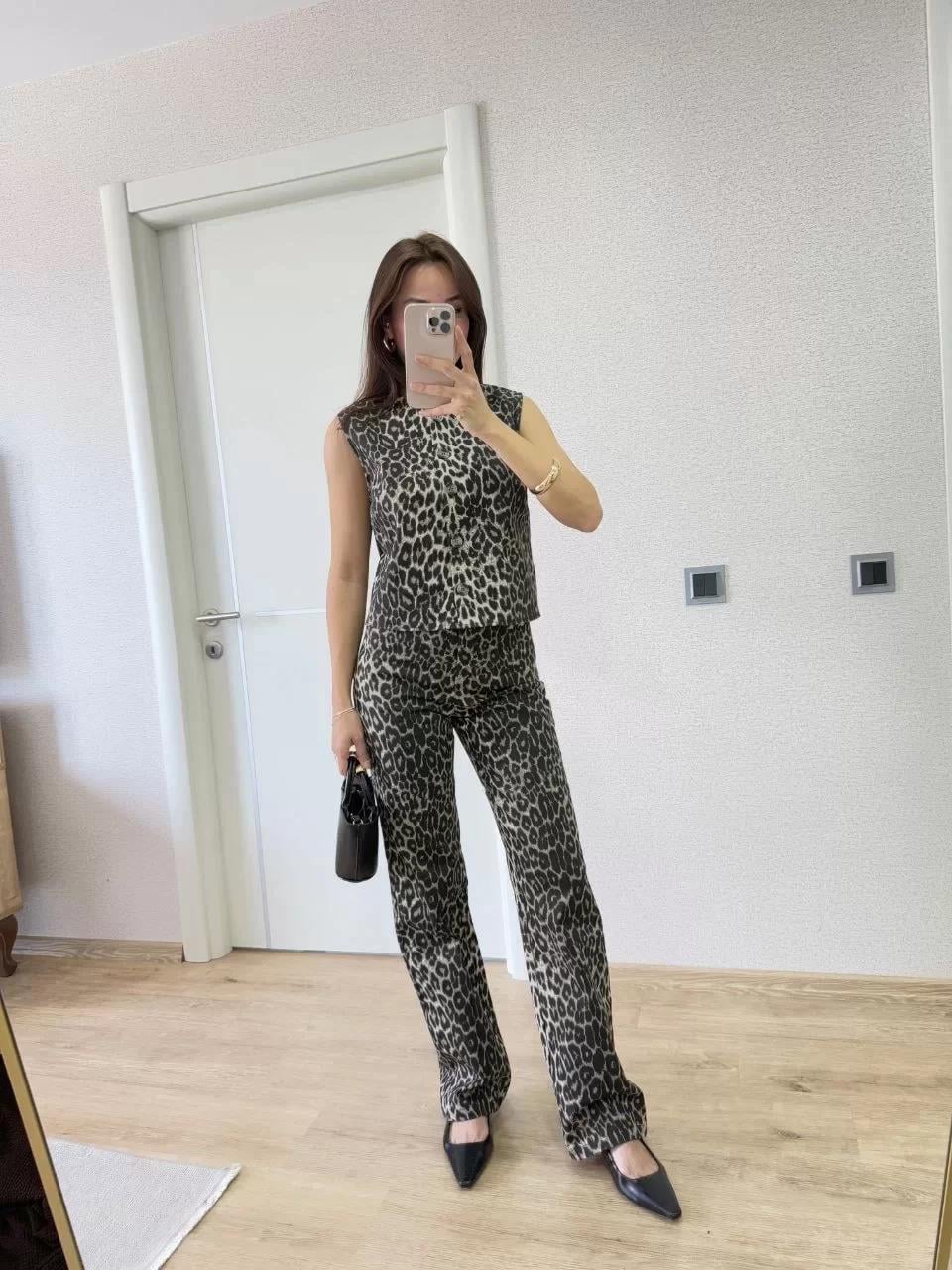 leopar desenli Düğmeli Bluzlu Pantolon İkili Takım -Leopar