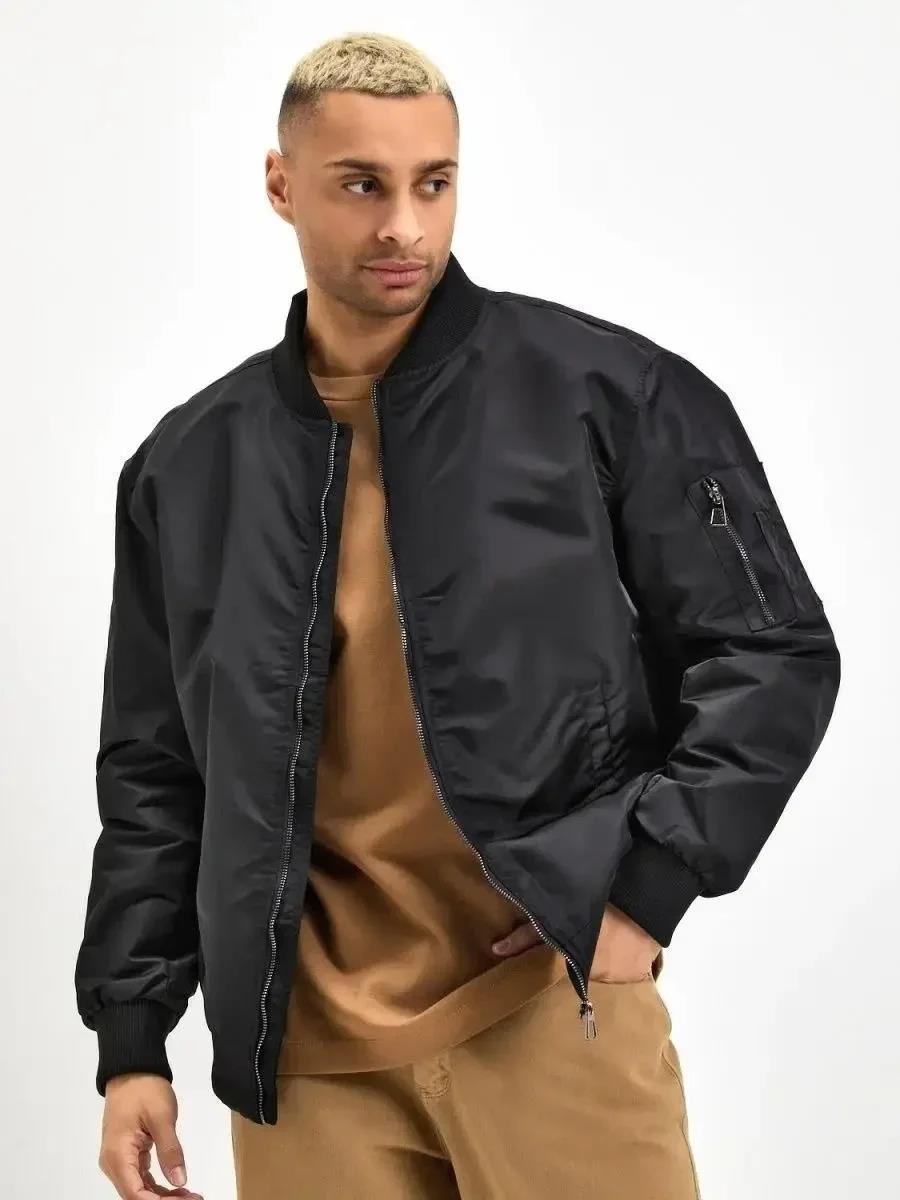 Unisex Siyah Bomber Mont – Su İtici Kumaş, Kapitone Astarlı, Fermuarlı ve Günlük Kullanıma Uygun Ceket- Siyah