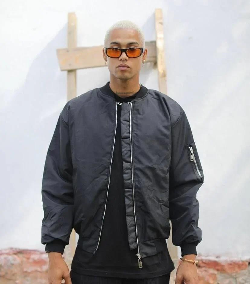 Unisex Siyah Bomber Mont – Su İtici Kumaş, Kapitone Astarlı, Fermuarlı ve Günlük Kullanıma Uygun Ceket- Siyah