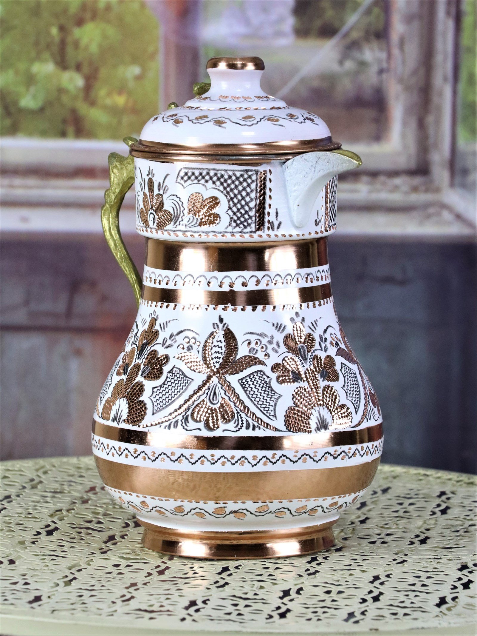 Bakır SürahiSonay BakırcılıkGül Çiçek Royal Kapaklı İşlemeli Bakır Sürahi
