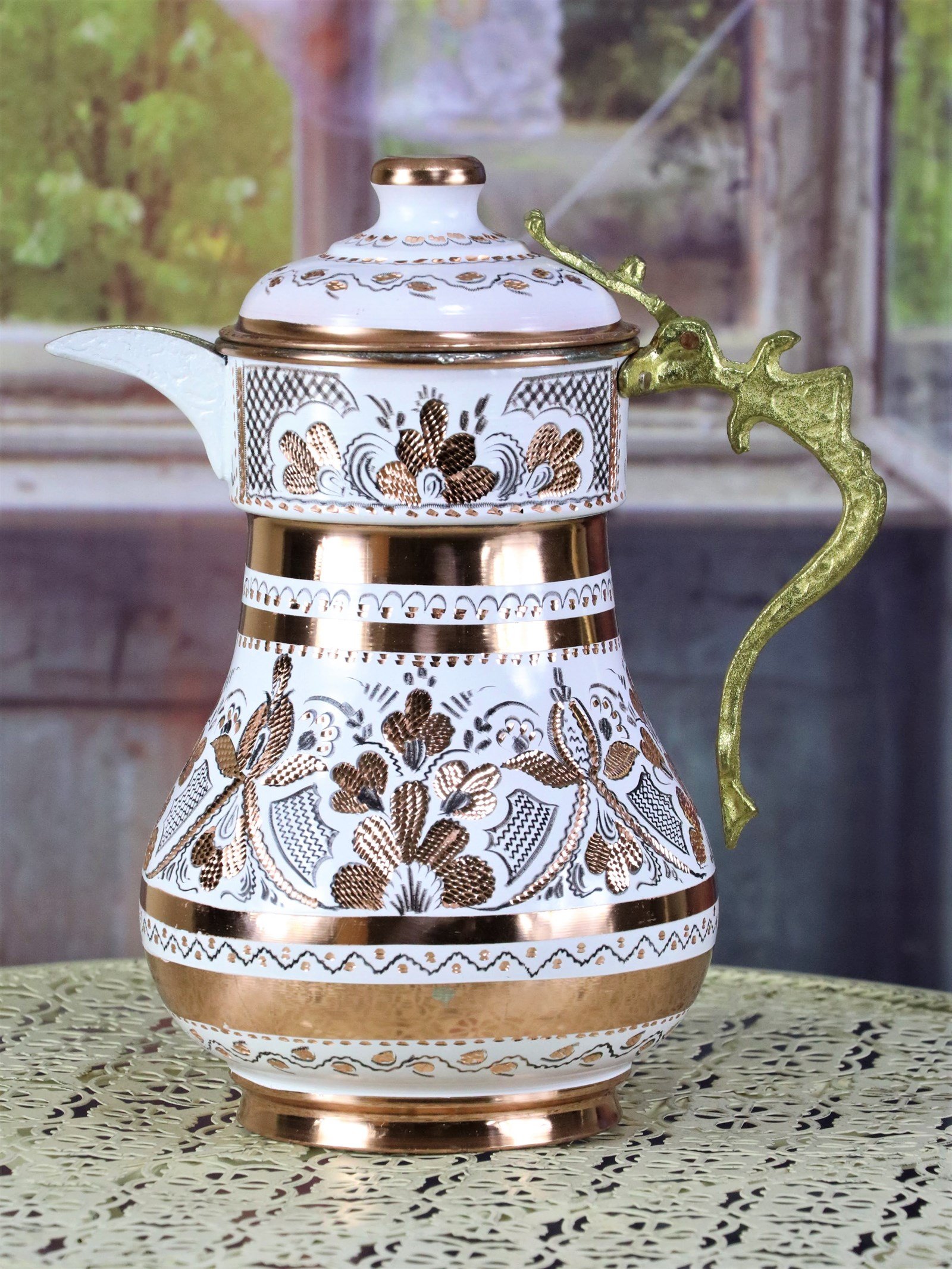 Bakır SürahiSonay BakırcılıkGül Çiçek Royal Kapaklı İşlemeli Bakır Sürahi