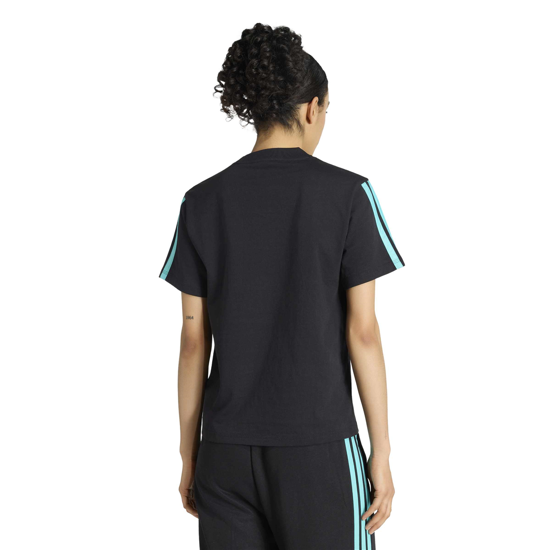 ADİDAS MER DNA TEE W Tişört Modeli KADIN