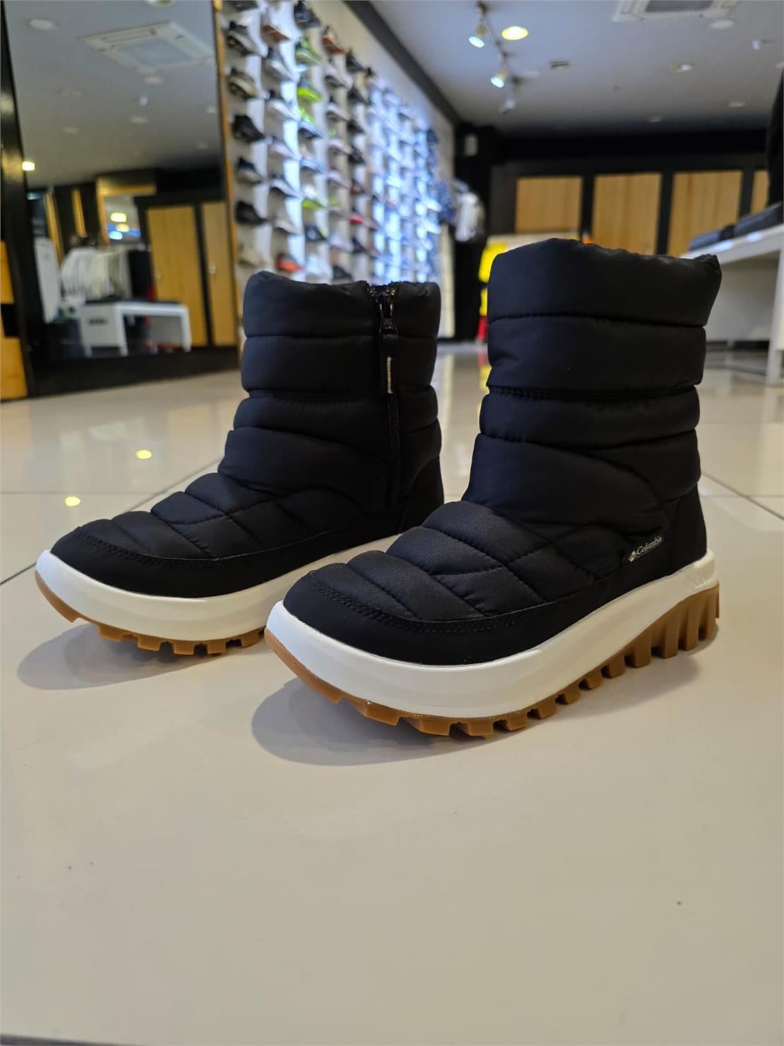 COLUMBIA Snowtrot Mid Kadın Kar Botu Outdoor Ayakkabısı Modeli KADIN