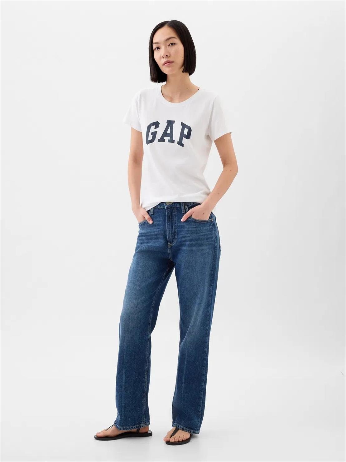 GAP V-SS LOGO CLASSIC TEE Tişört Modeli KADIN
