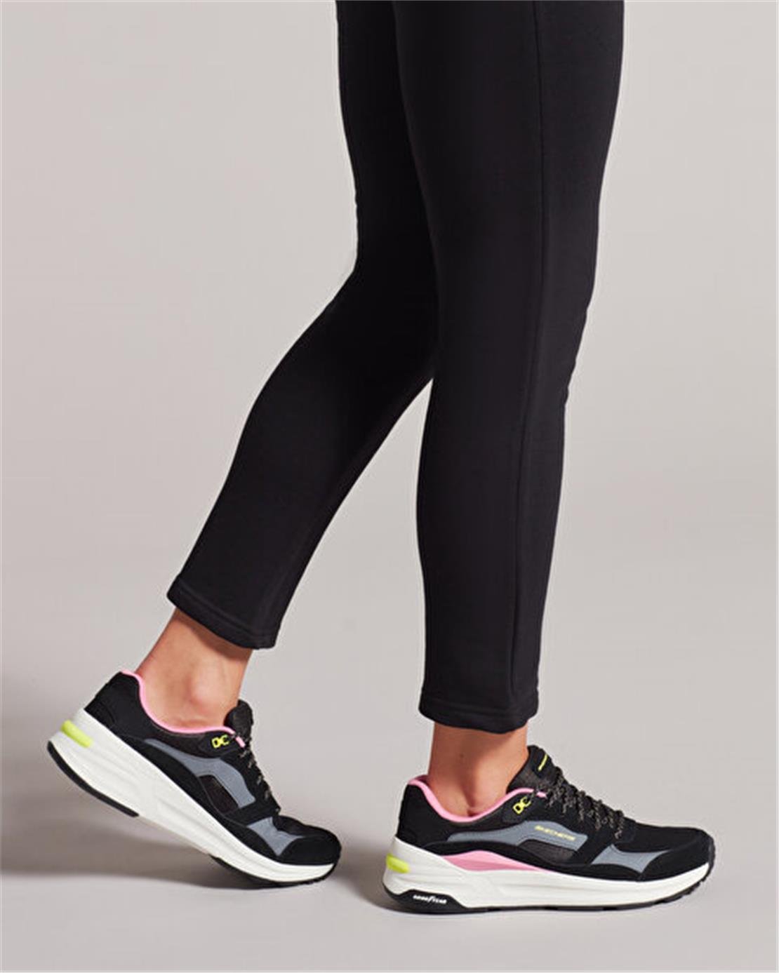 SKECHERS GLOBAL JOGGER-FULL ENVY