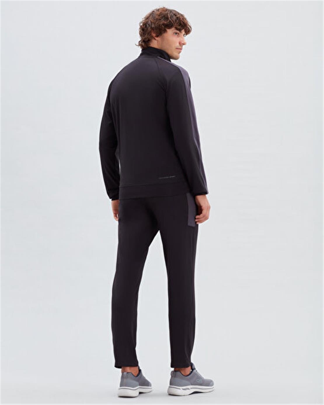 SKECHERS M Micro Collection Essential Suit