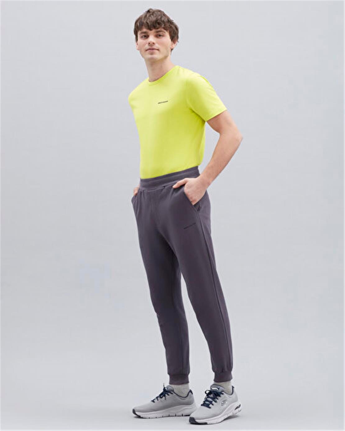 SKECHERS M New Basics Jogger Sweatpant