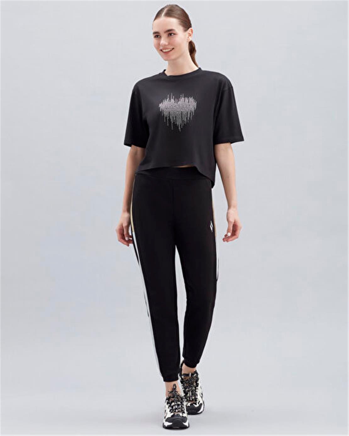 SKECHERS W Graphic Tee Shiny Logo T-Shirt