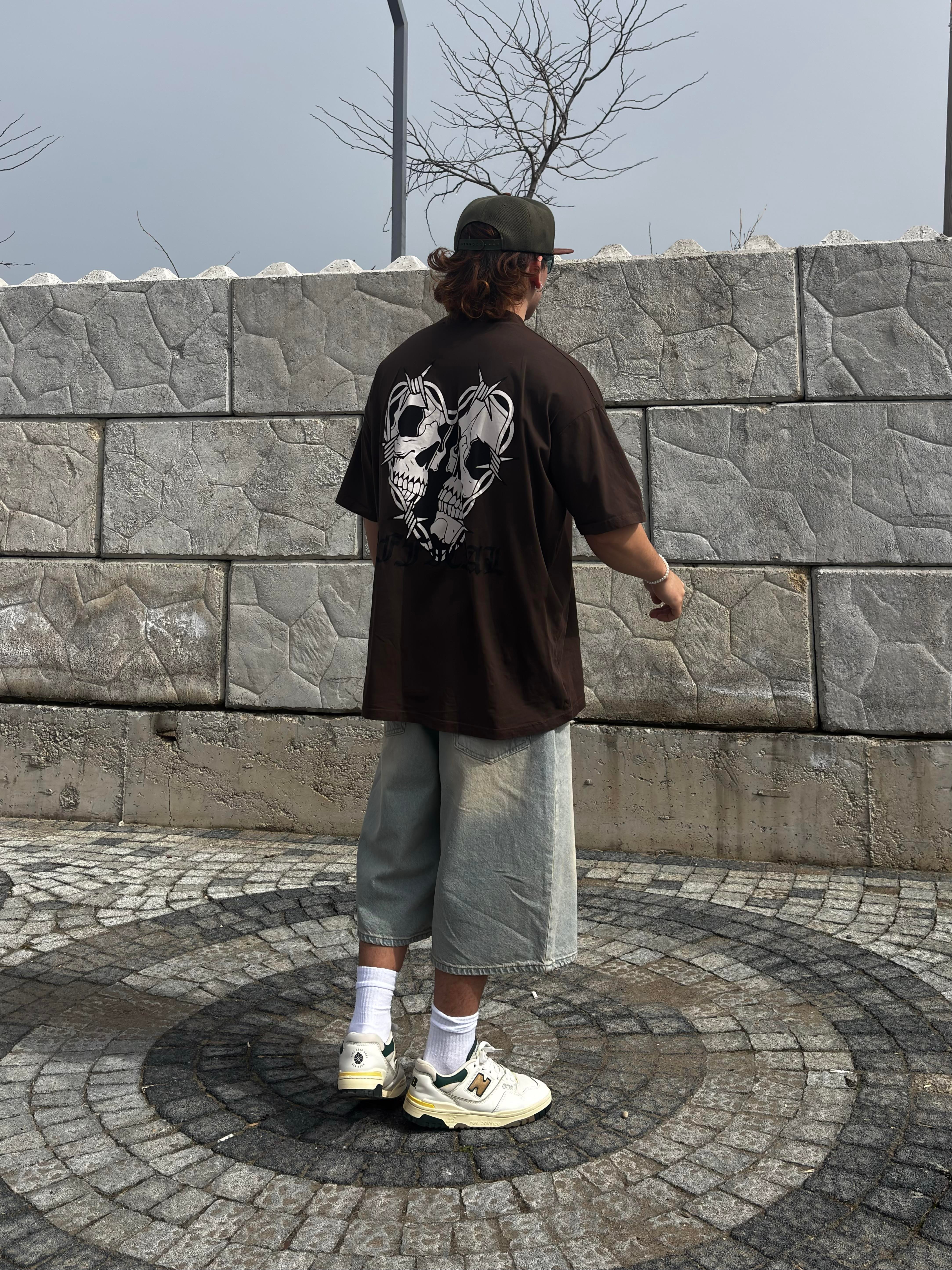 Barbed Wire Skeleton Baskılı T-shirt
