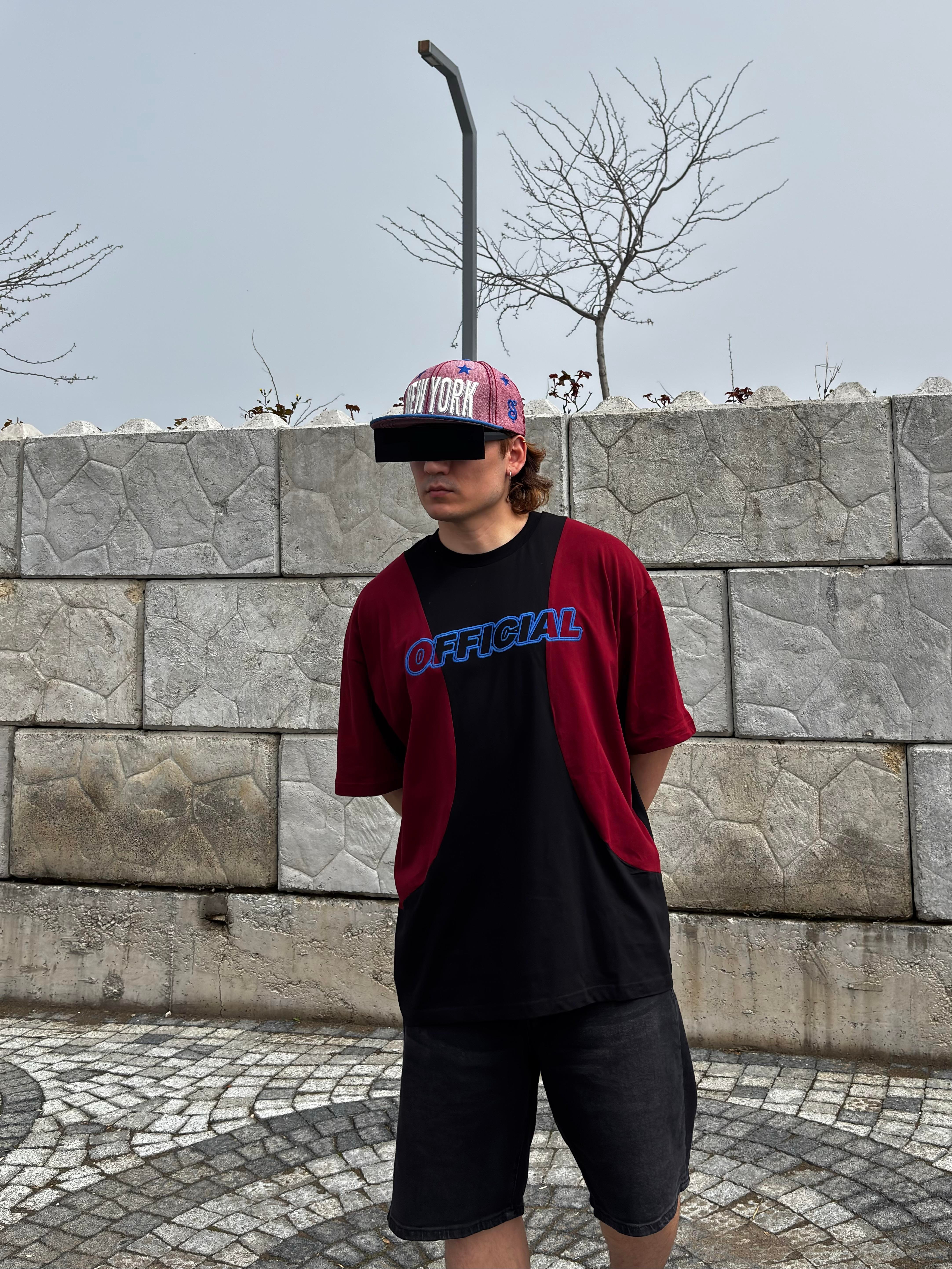 Black And Red Nakışlı T-shirt