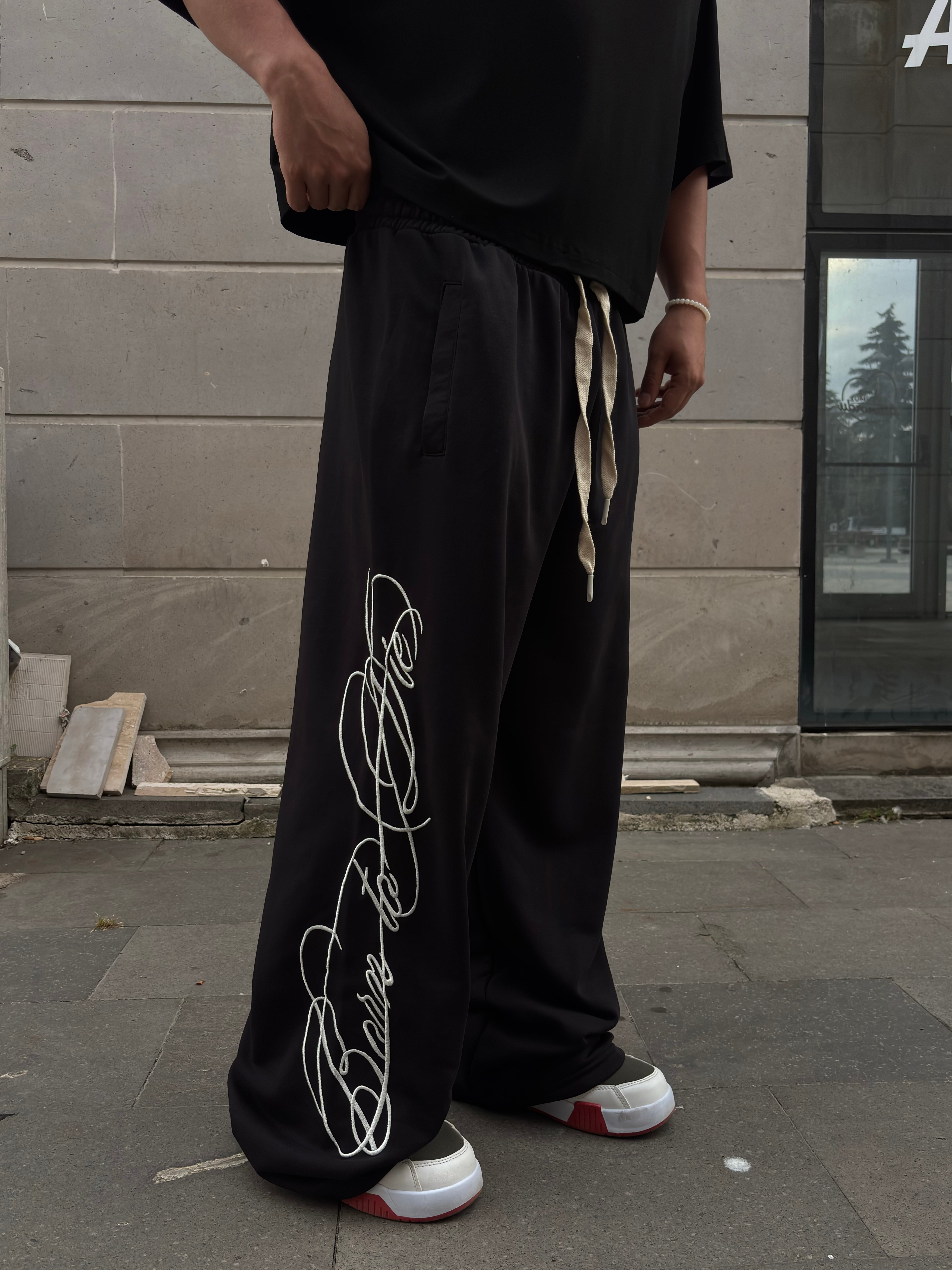 Black Çift Bacak Born To Die Nakış İşlemeli Baggy Eşofman