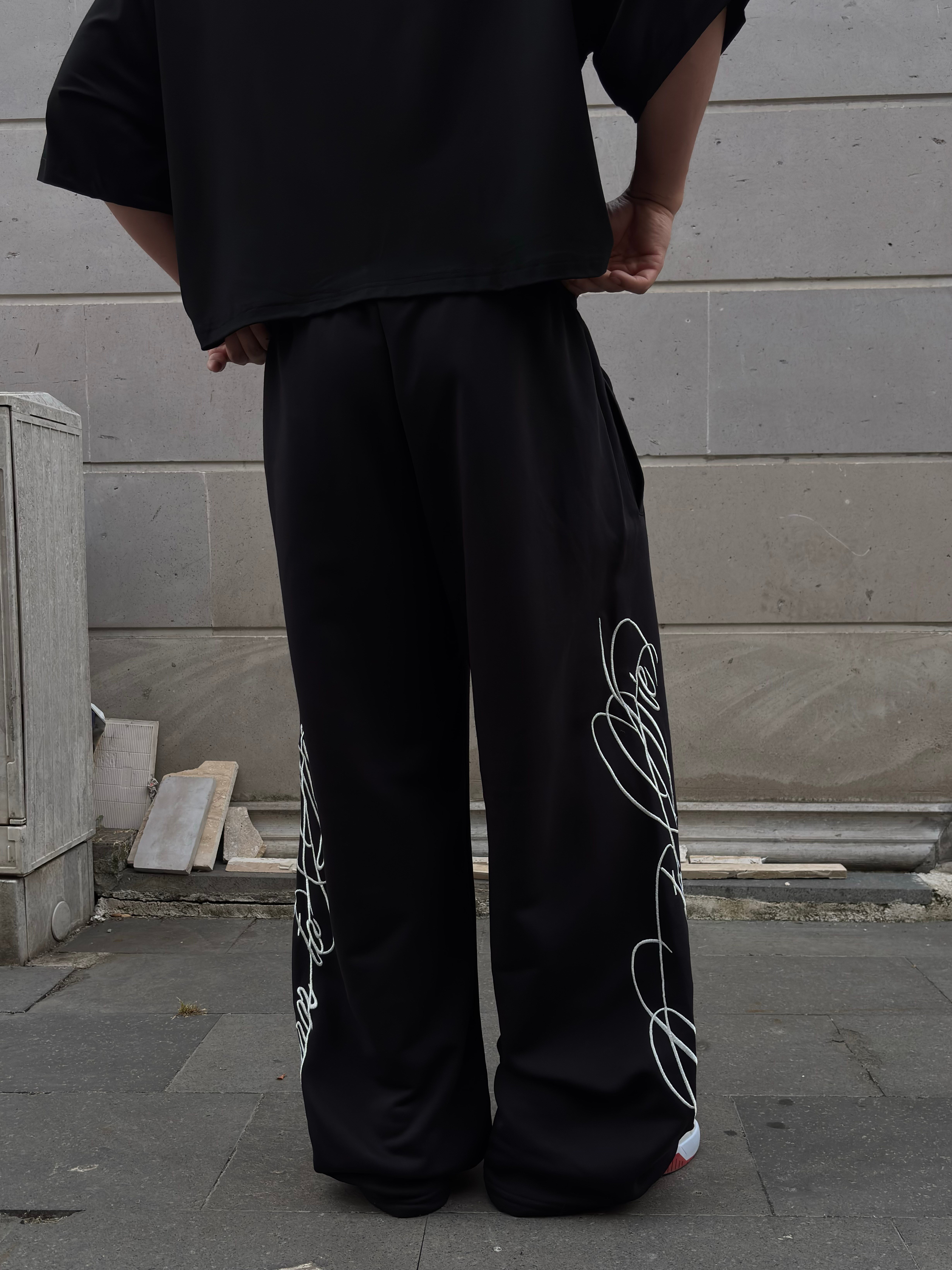 Black Çift Bacak Born To Die Nakış İşlemeli Baggy Eşofman
