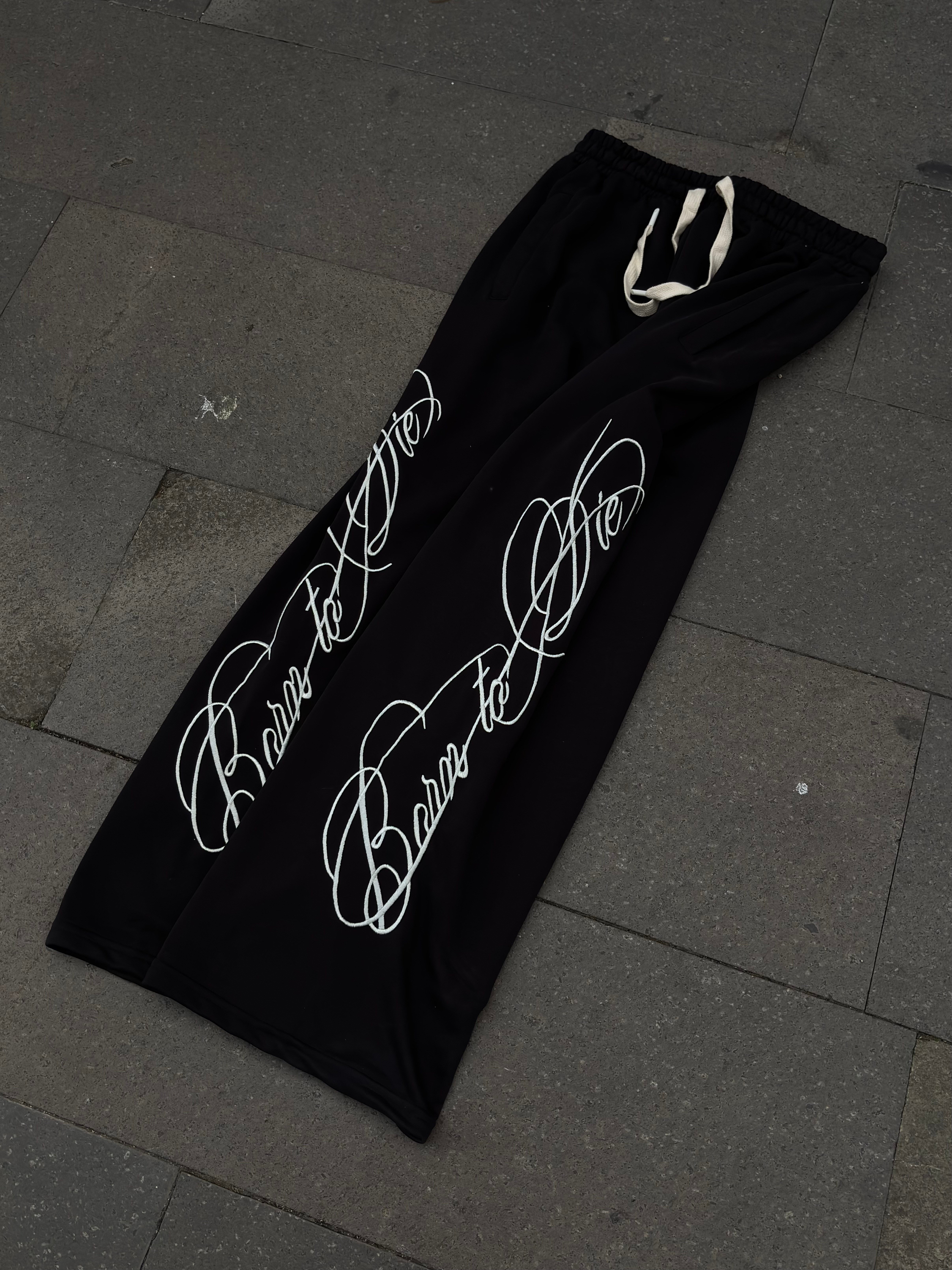 Black Çift Bacak Born To Die Nakış İşlemeli Baggy Eşofman