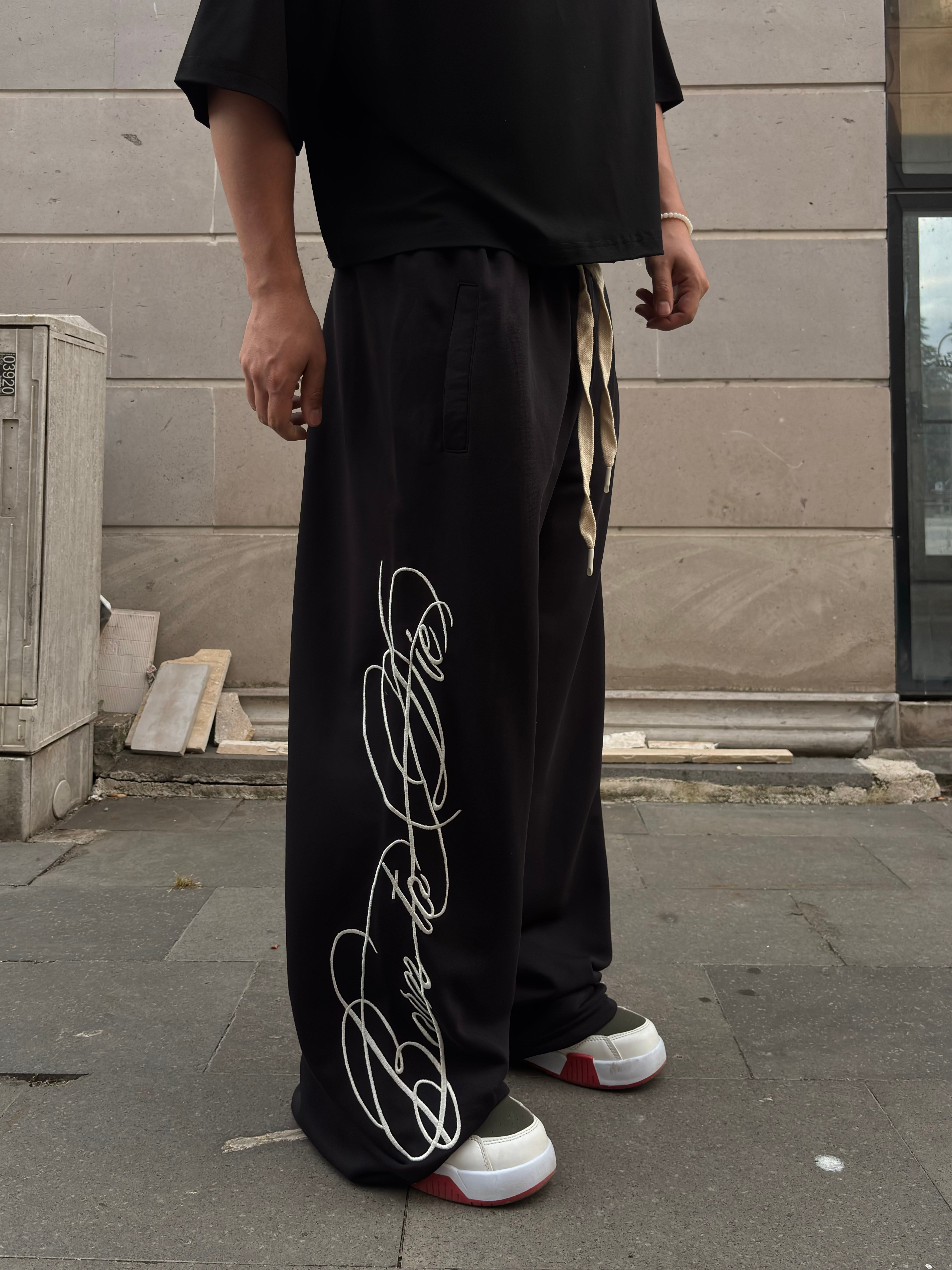 Black Çift Bacak Born To Die Nakış İşlemeli Baggy Eşofman