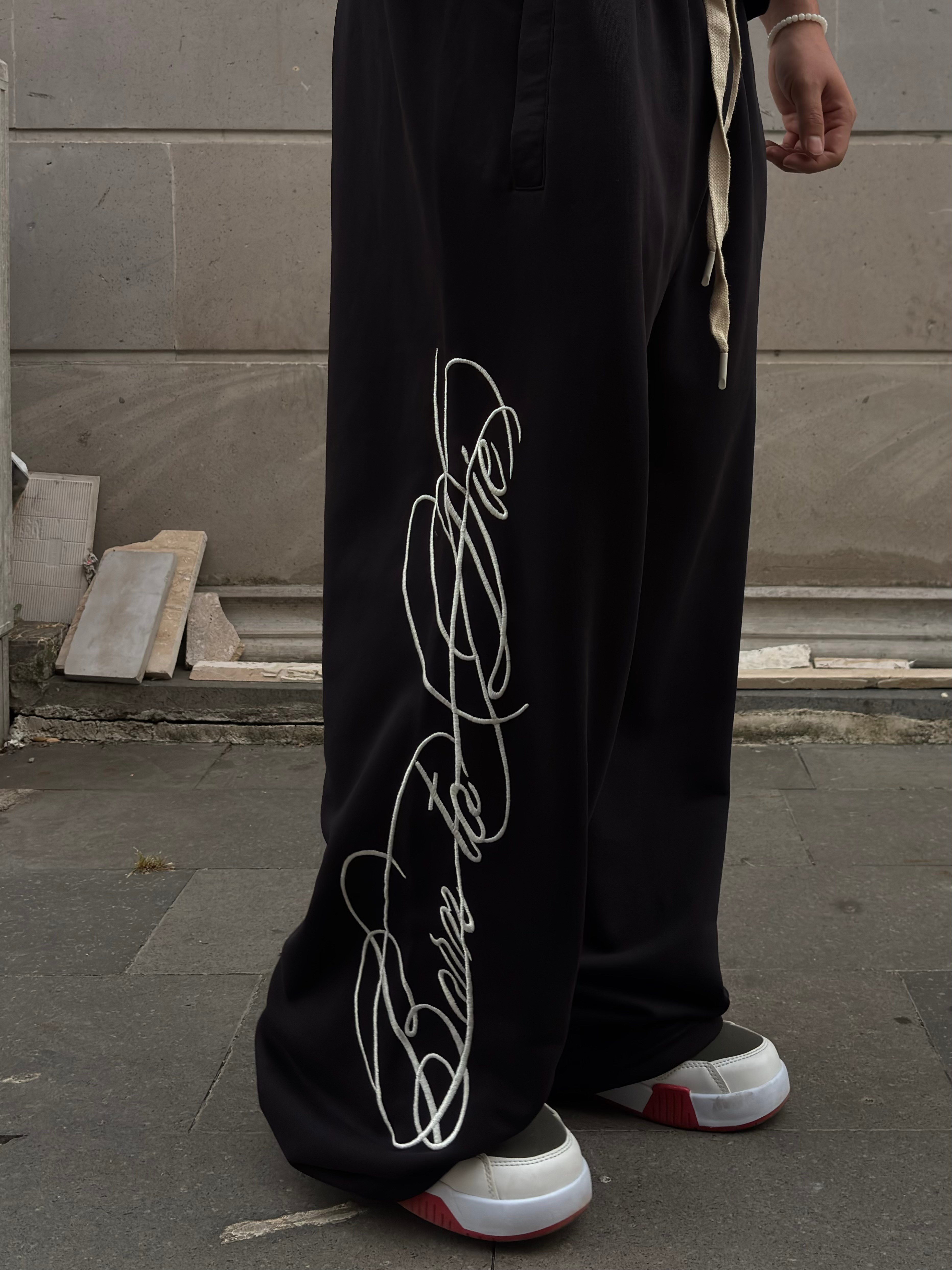 Black Çift Bacak Born To Die Nakış İşlemeli Baggy Eşofman
