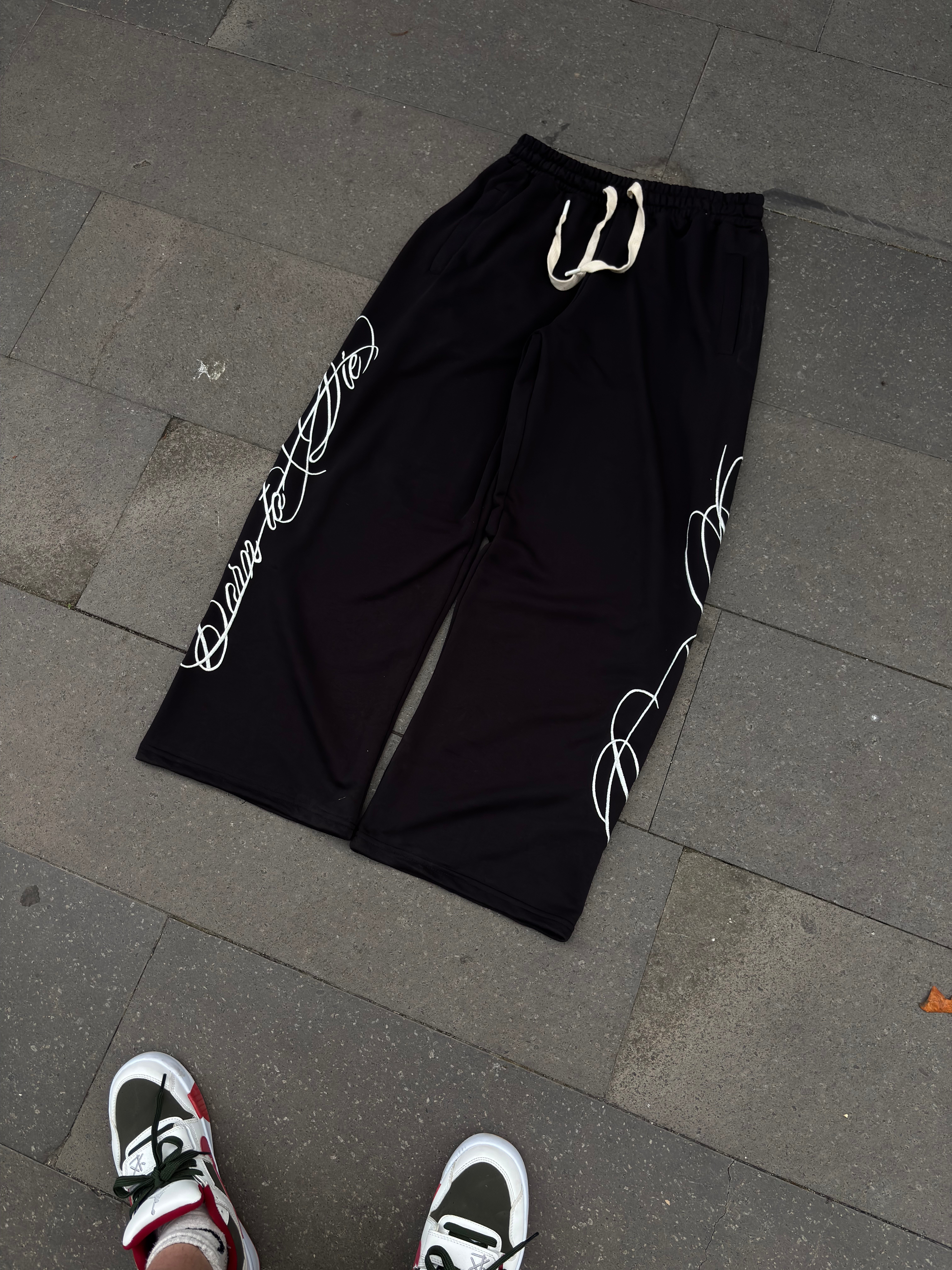 Black Çift Bacak Born To Die Nakış İşlemeli Baggy Eşofman