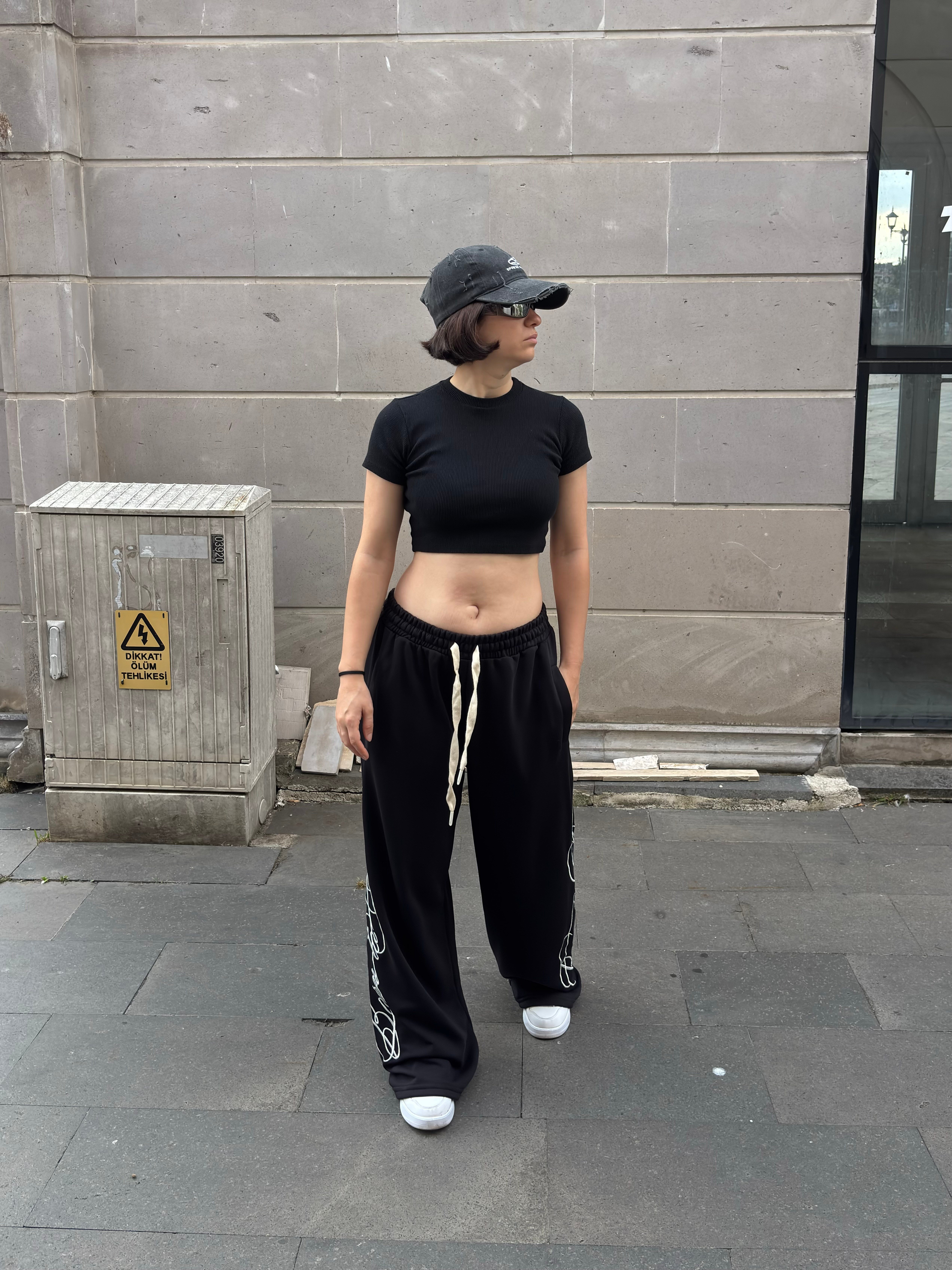 Black Çift Bacak Born To Die Nakış İşlemeli Baggy Eşofman