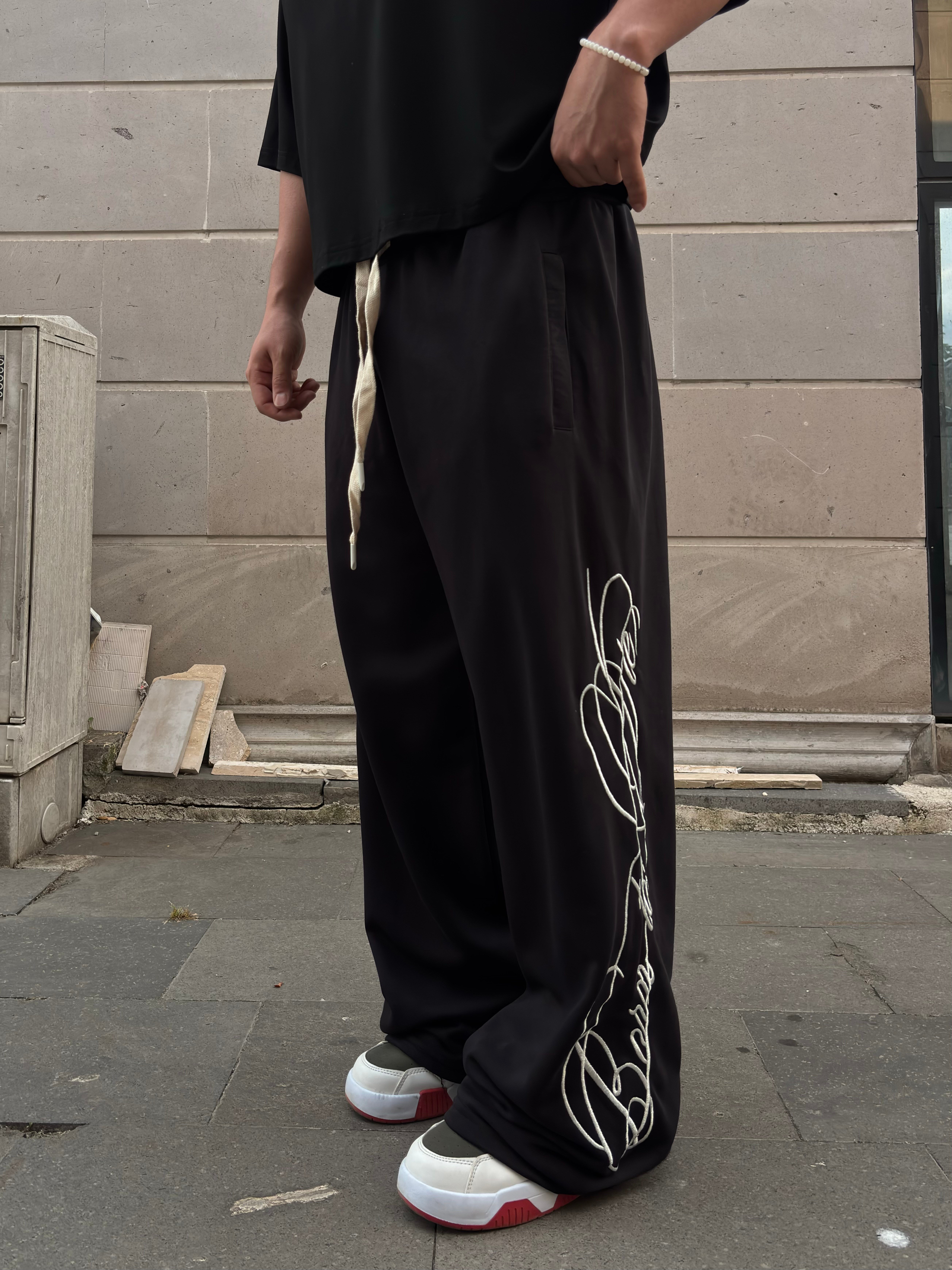 Black Çift Bacak Born To Die Nakış İşlemeli Baggy Eşofman