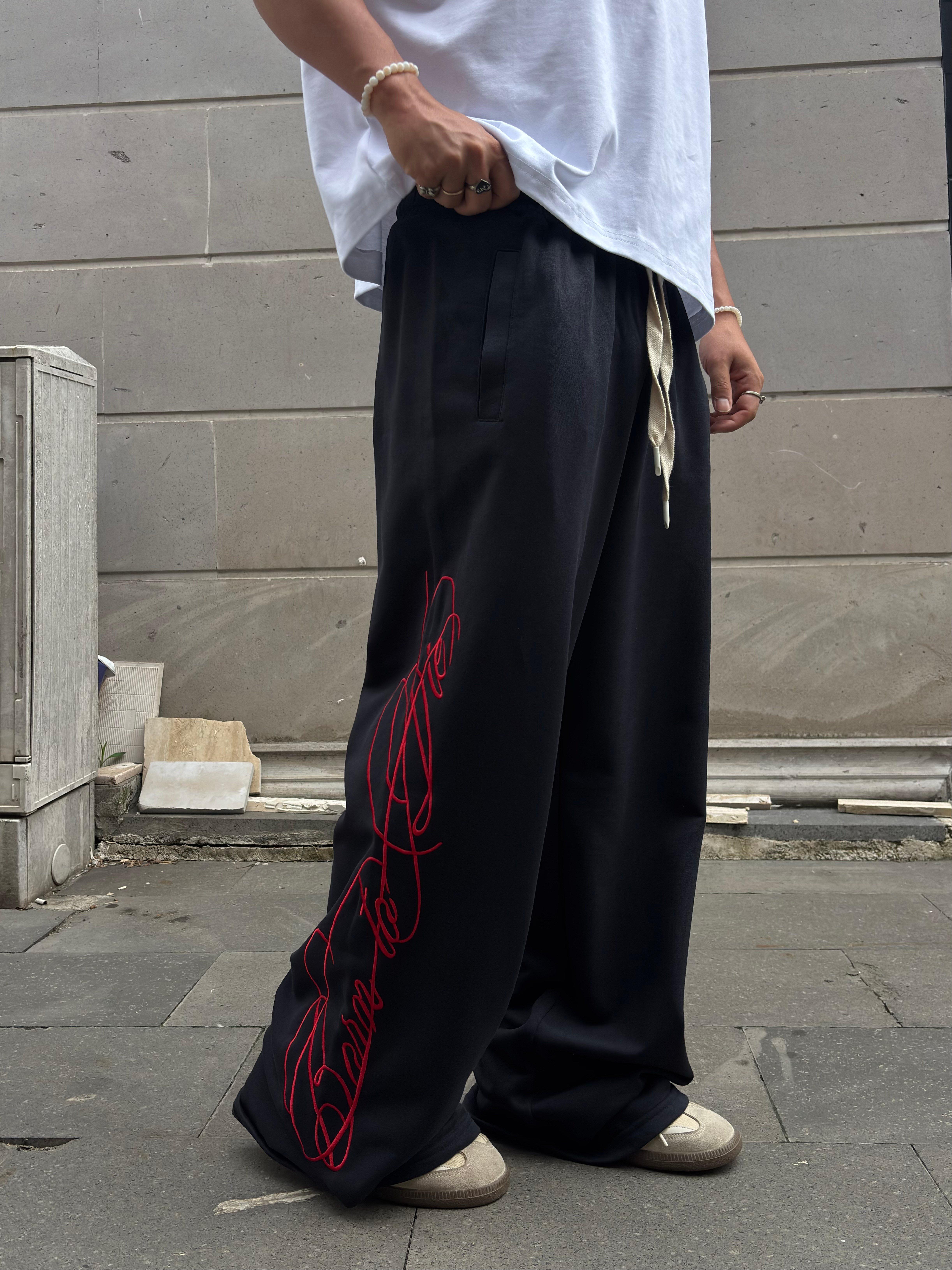 Black Çift Bacak Born To Die Red Nakış İşlemeli Baggy Eşofman