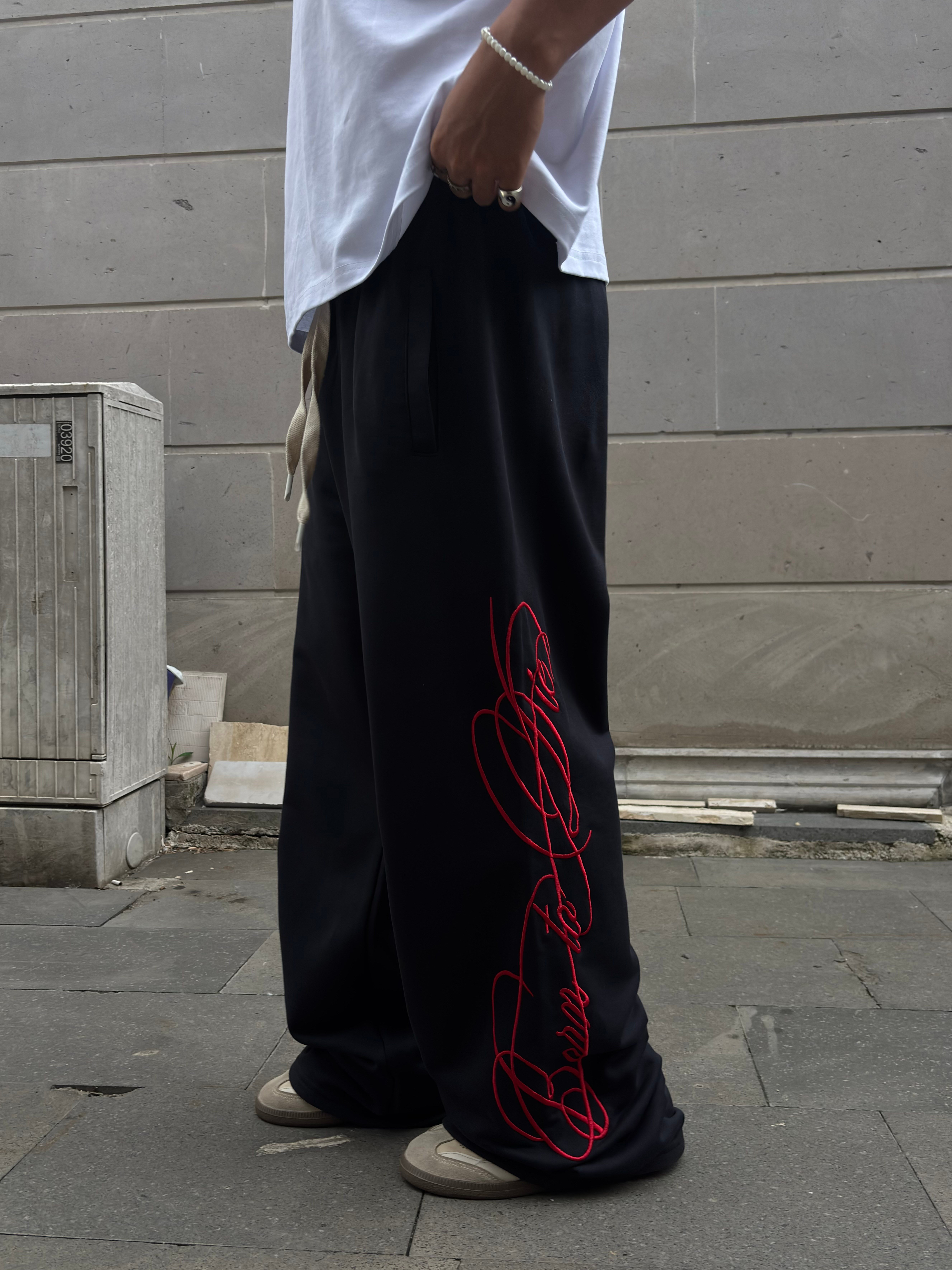 Black Çift Bacak Born To Die Red Nakış İşlemeli Baggy Eşofman