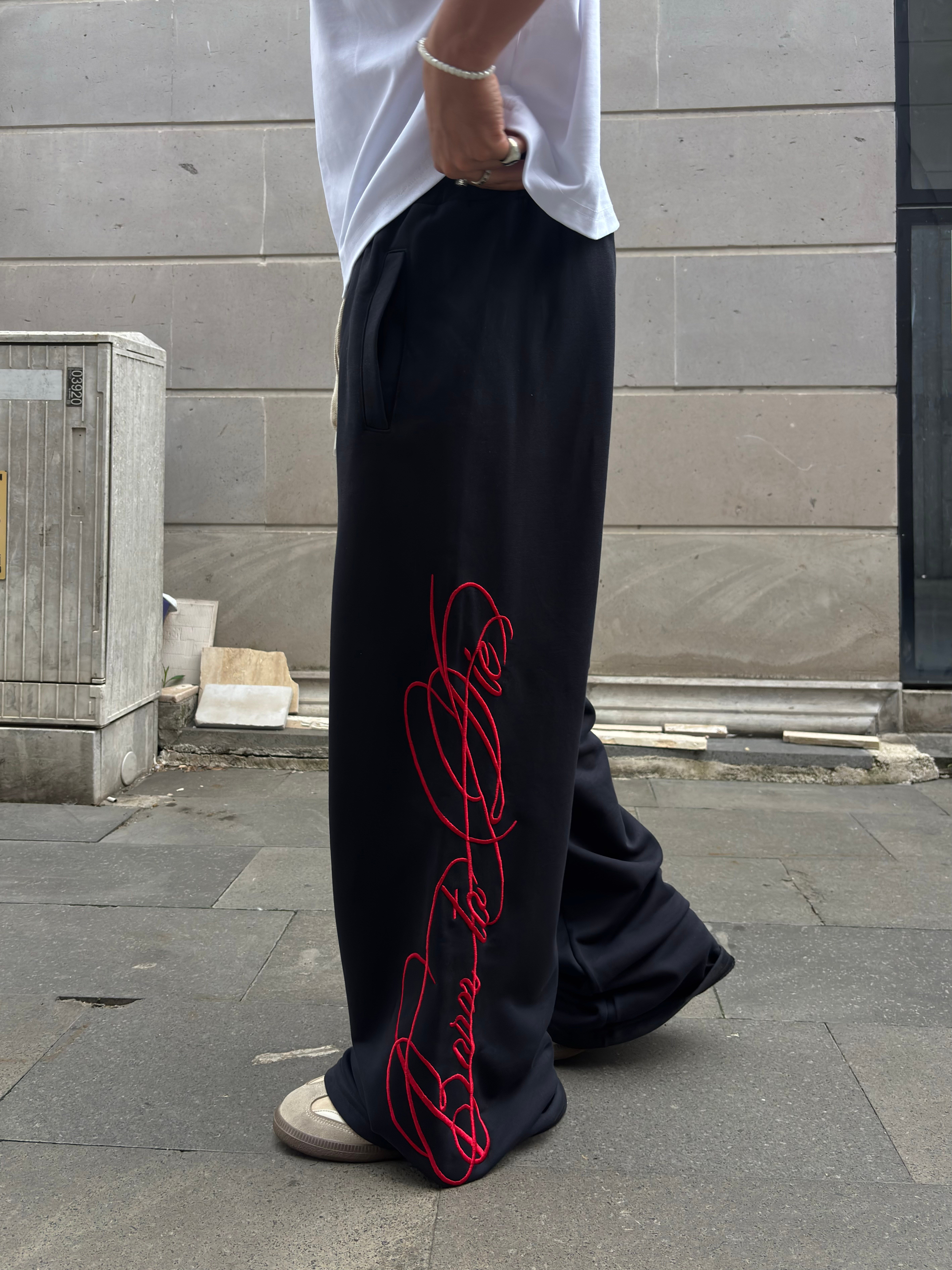 Black Çift Bacak Born To Die Red Nakış İşlemeli Baggy Eşofman
