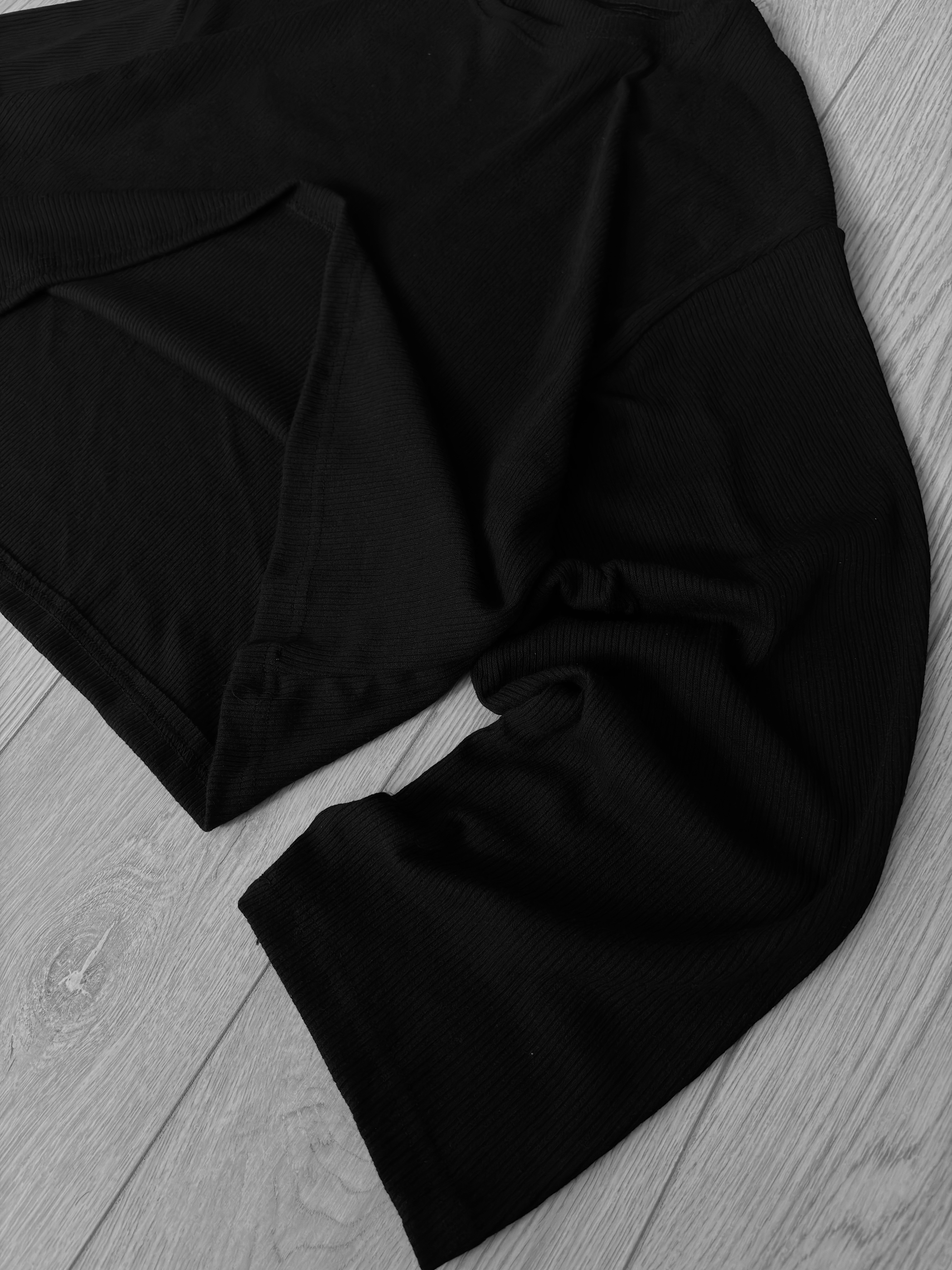 Black Core Ribbed Boxy Sweat