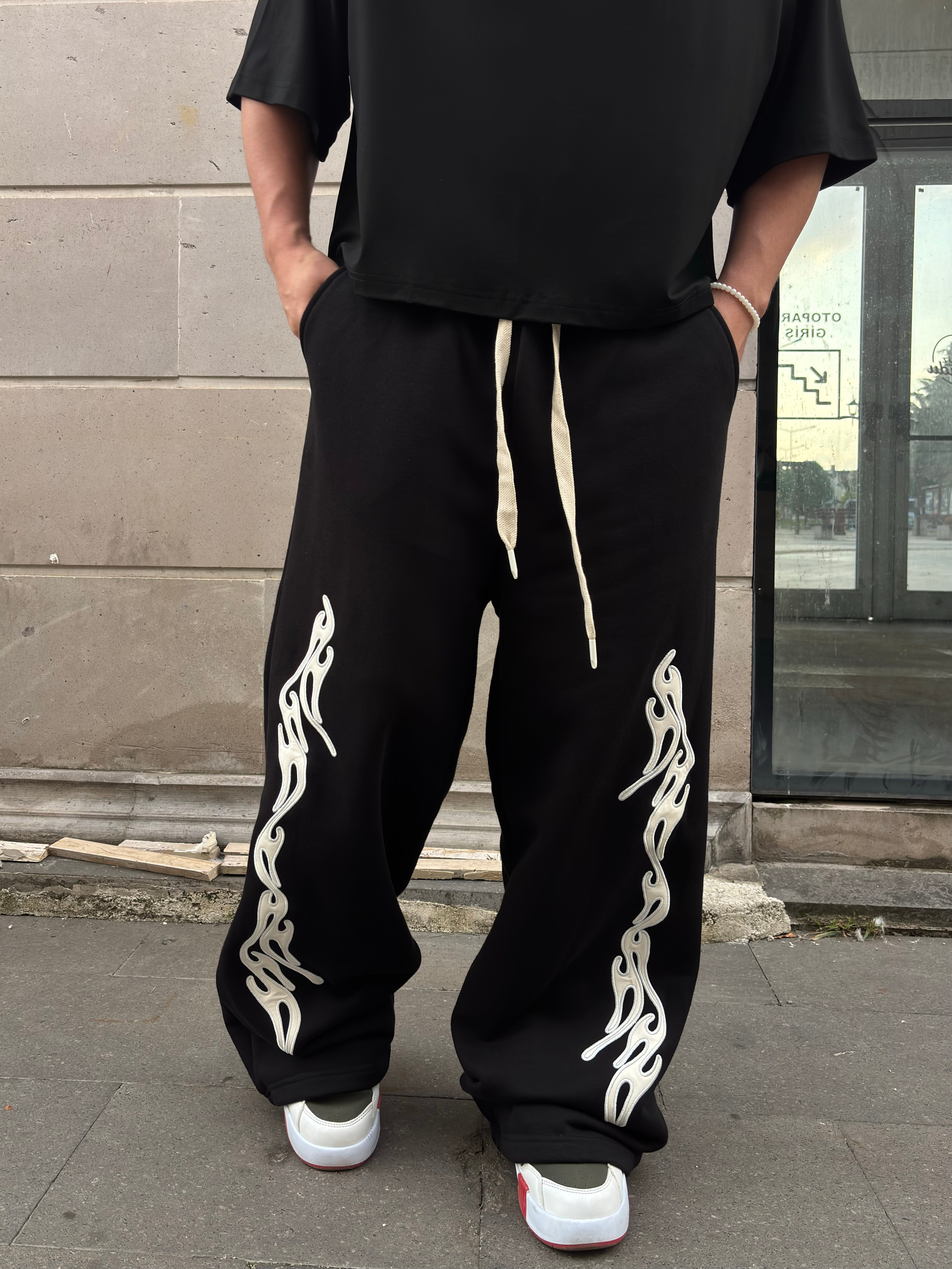 Black Neo Tribal Deri Detay Nakıış İşlemeli Baggy Eşofman
