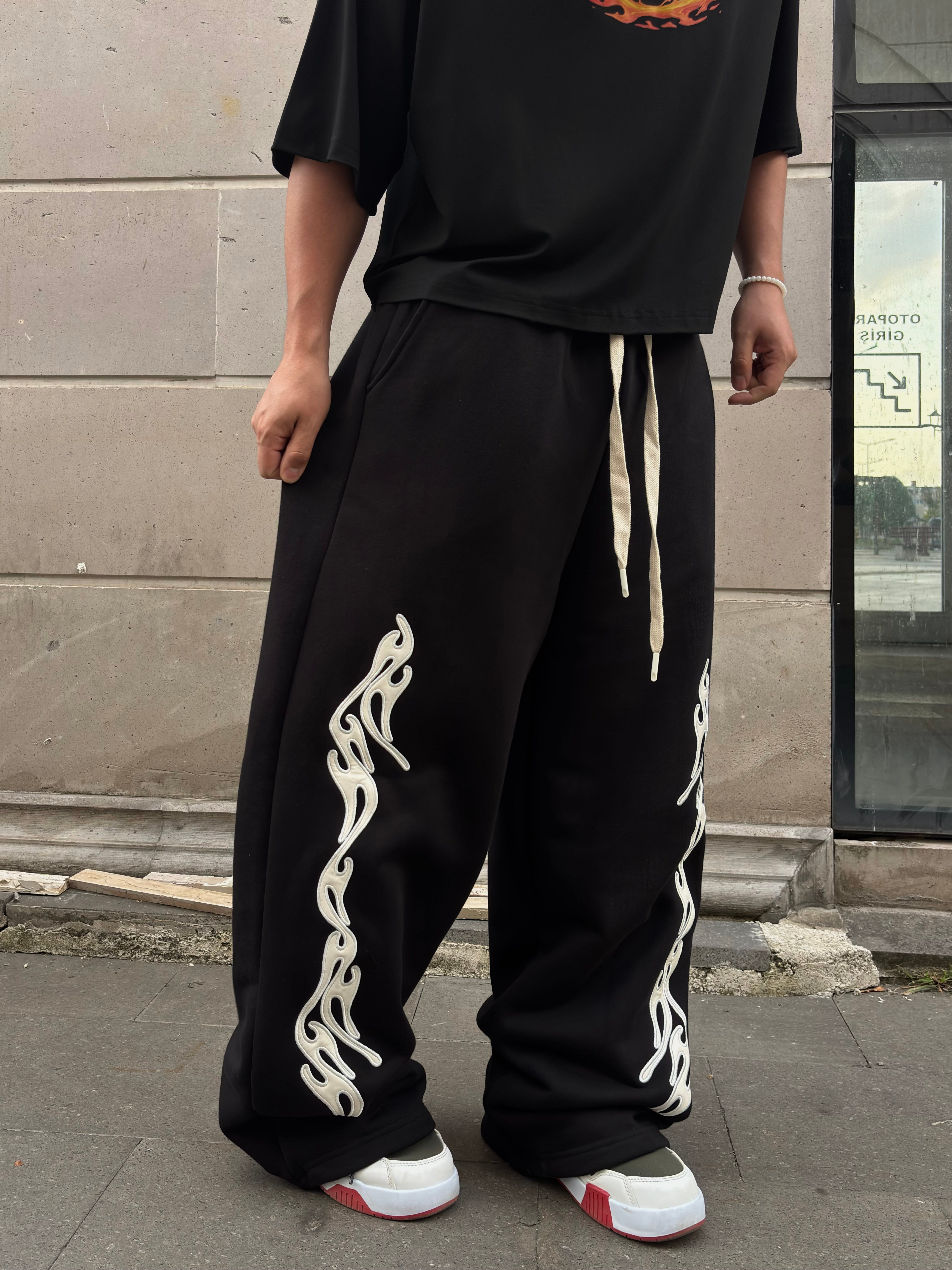 Black Neo Tribal Deri Detay Nakıış İşlemeli Baggy Eşofman