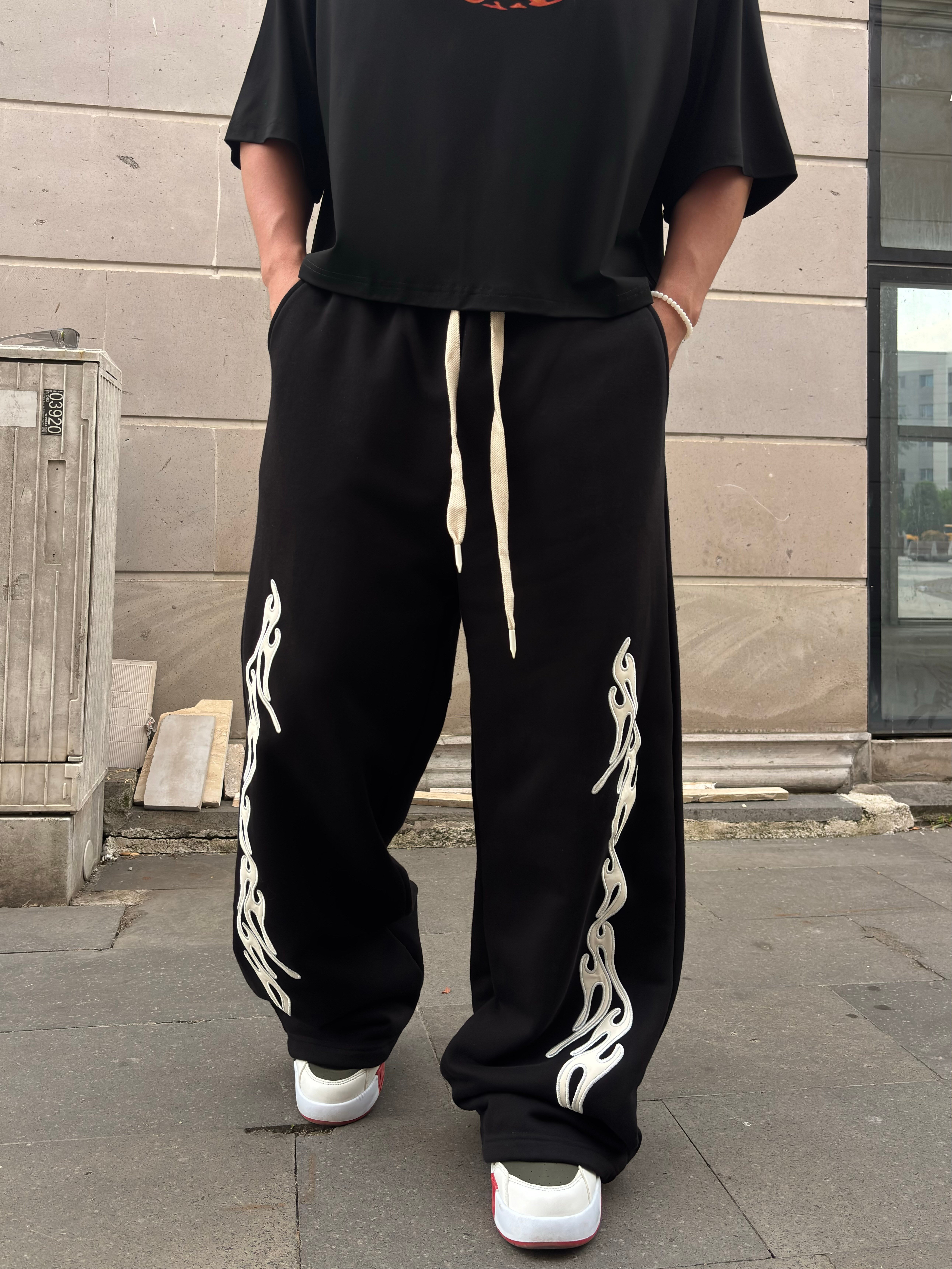 Black Neo Tribal Deri Detay Nakıış İşlemeli Baggy Eşofman