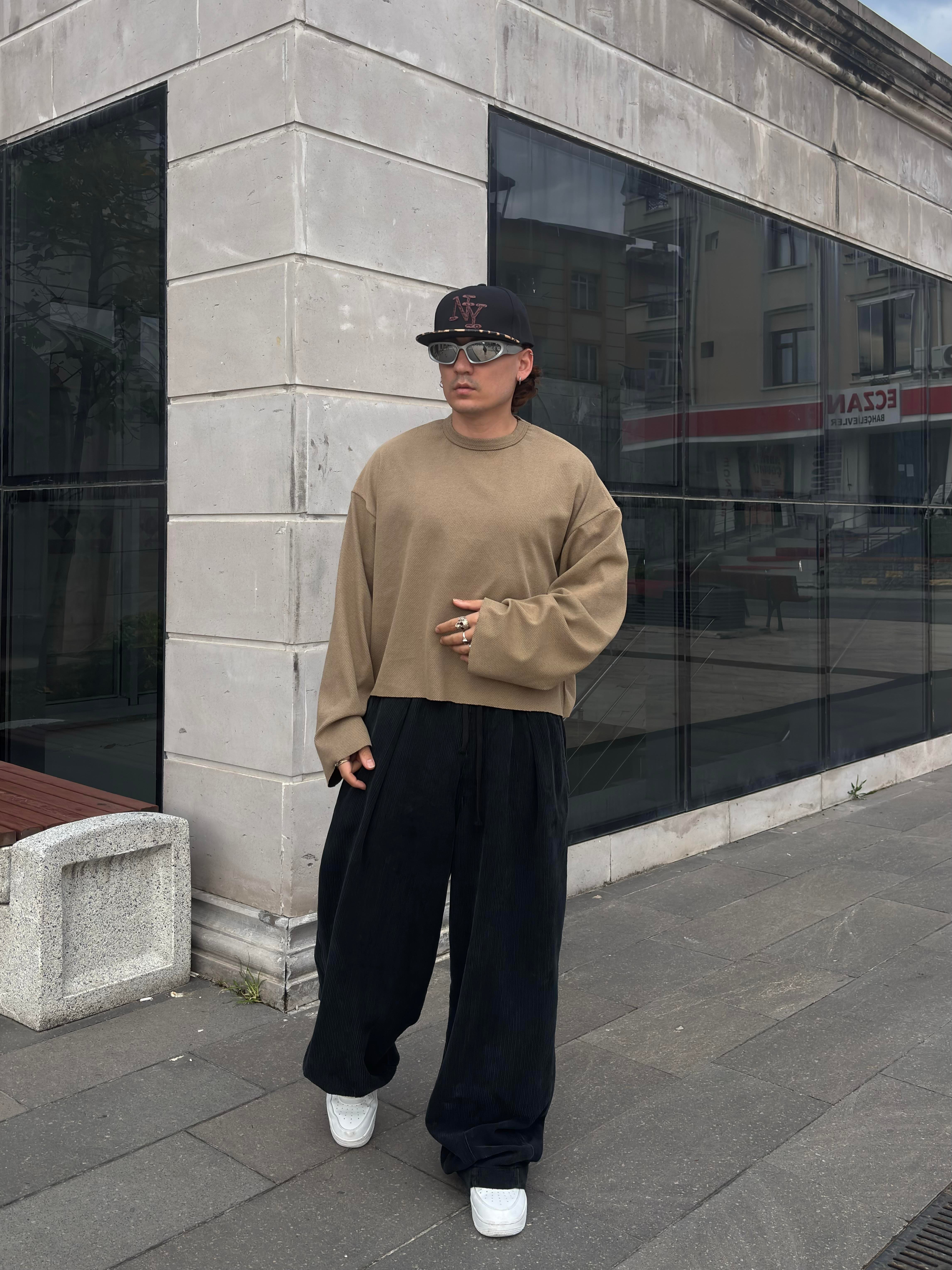 Brown Tone Boxy Fit Cut-Off Sweatshirt