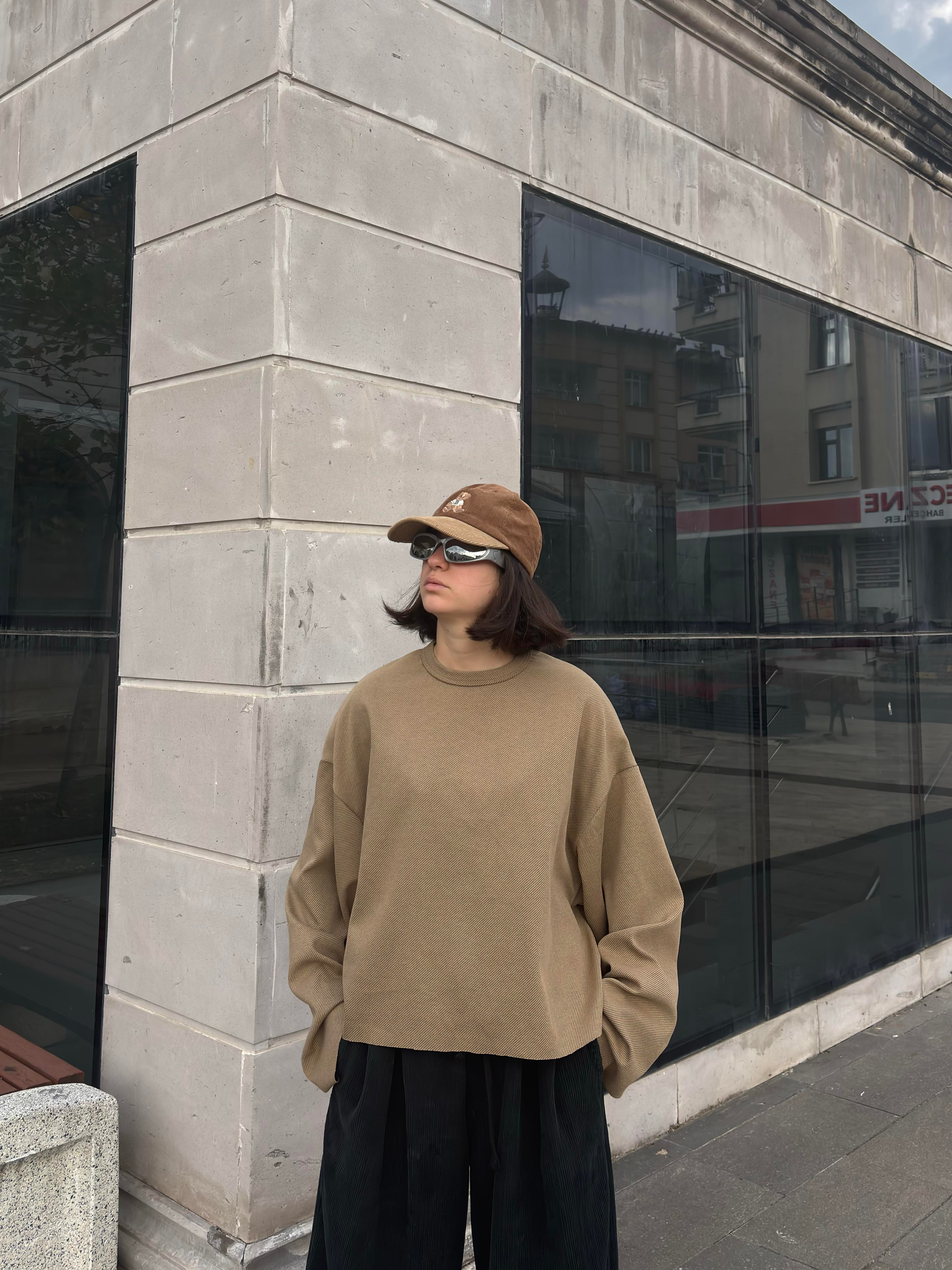 Brown Tone Boxy Fit Cut-Off Sweatshirt