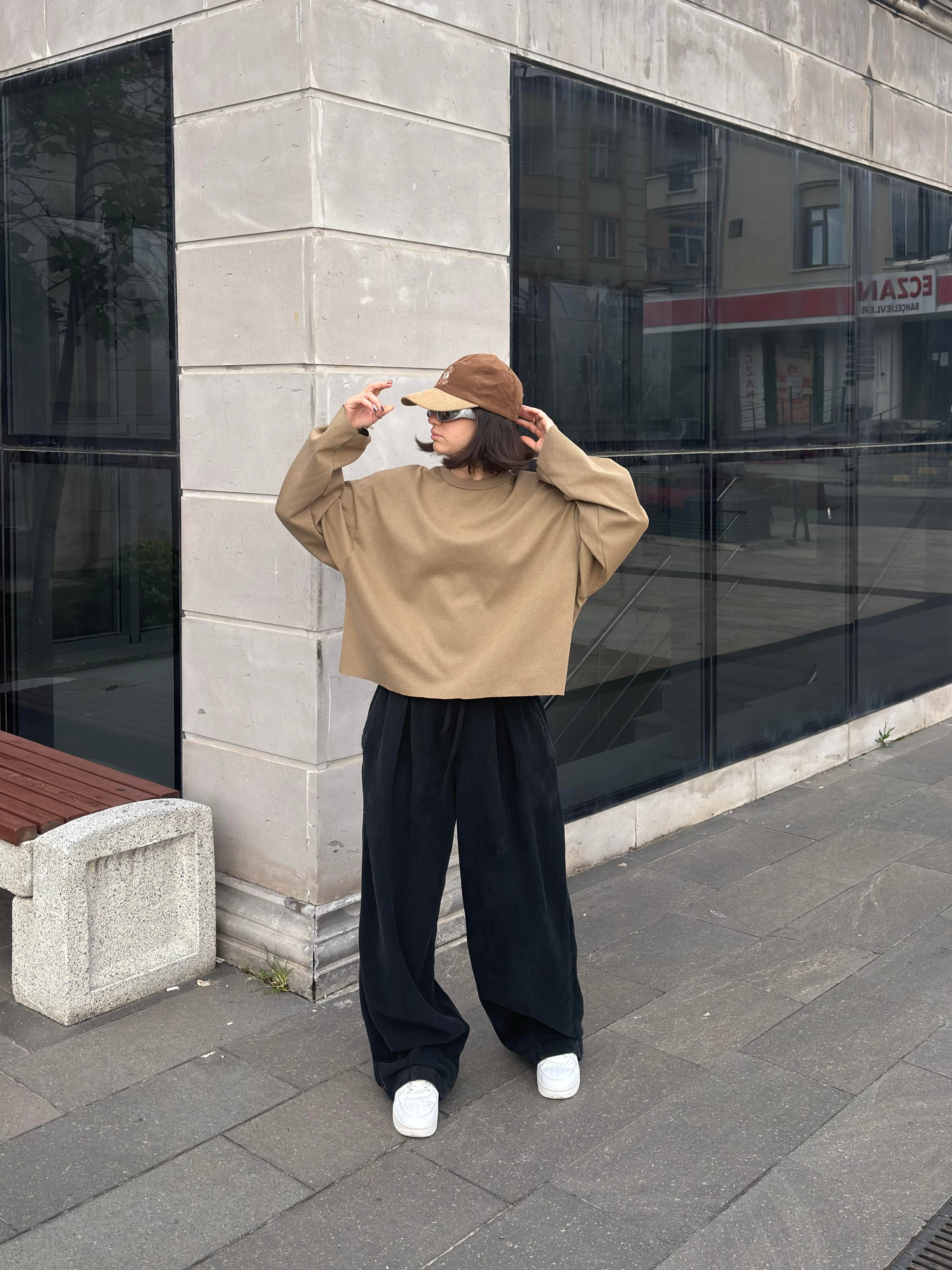 Brown Tone Boxy Fit Cut-Off Sweatshirt