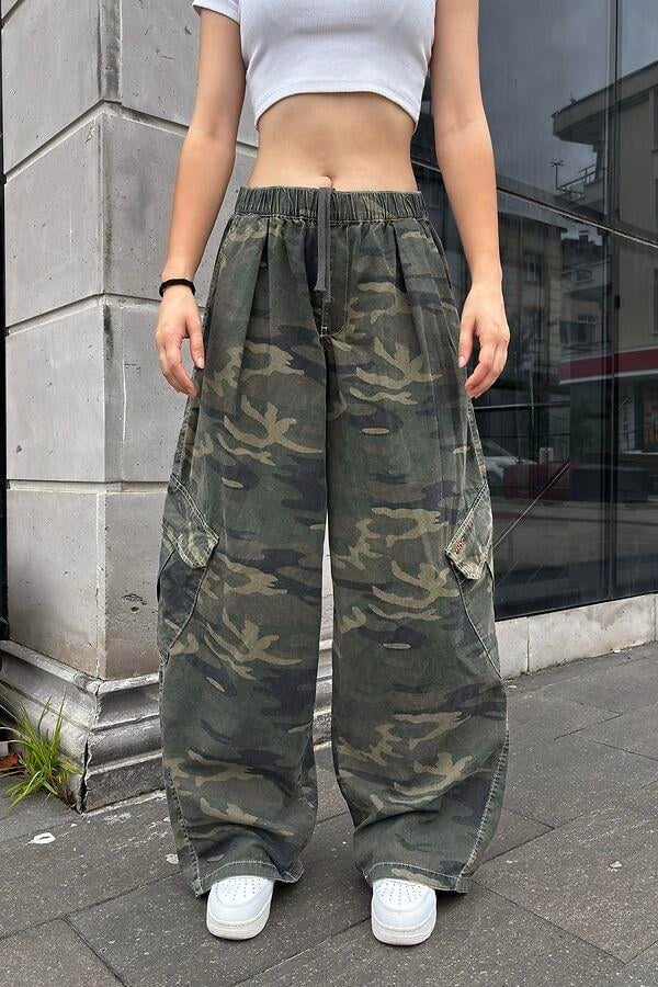 Camo Bobbi Pull-On Baggy Pant