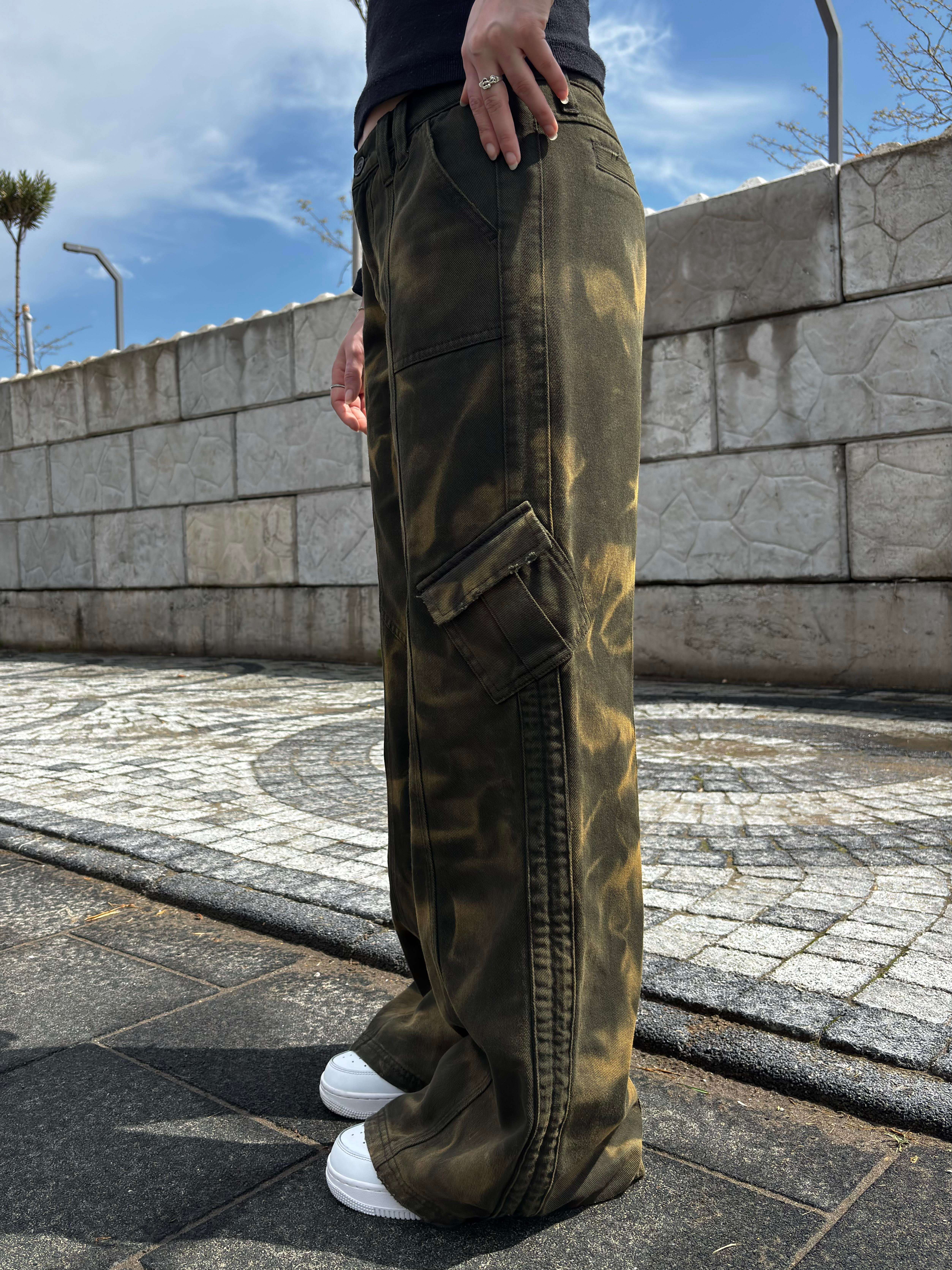 Camo Summit Low - Rise Pants