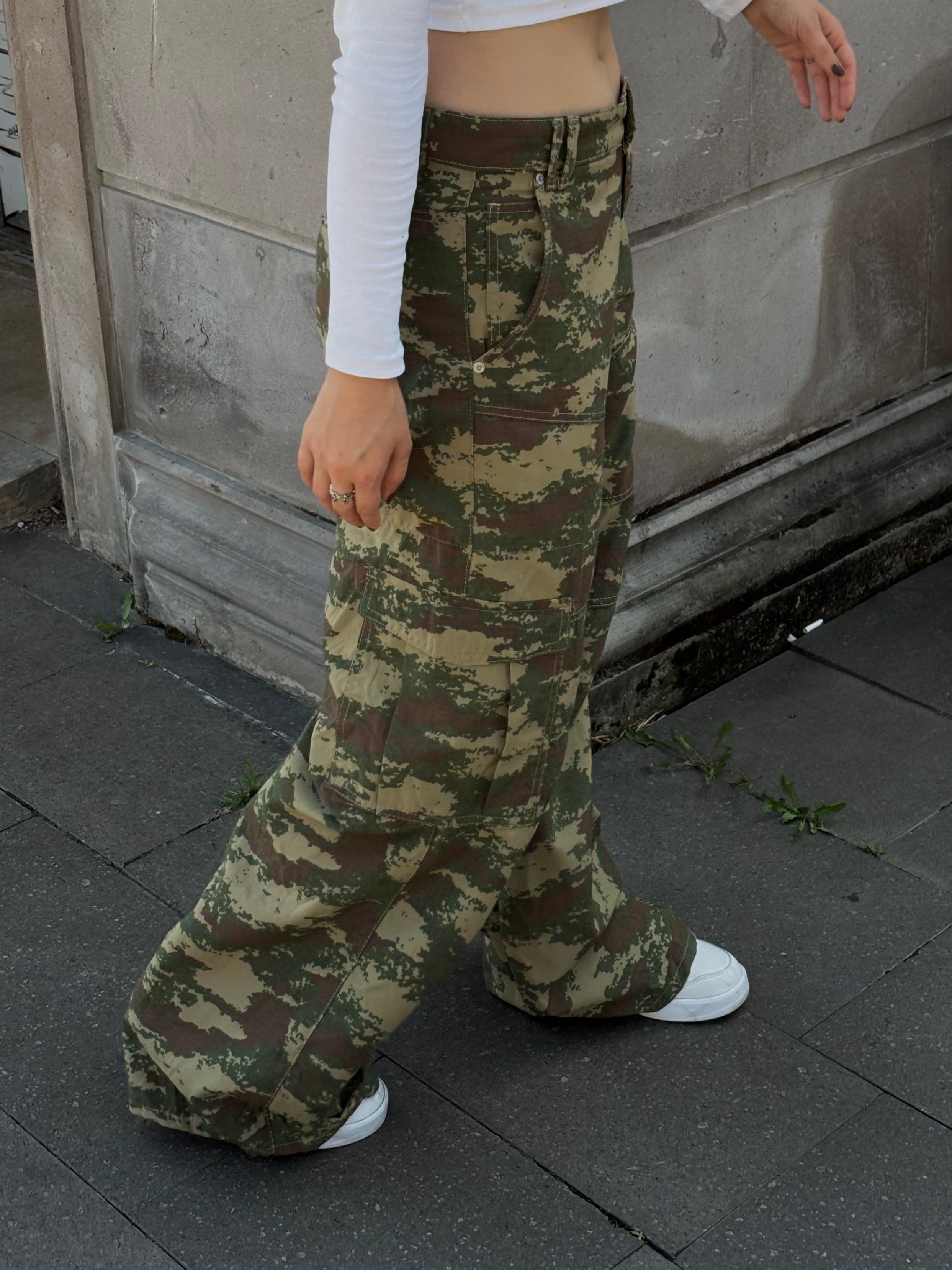 Camouflage Army Stance Baggy Cargo Pants