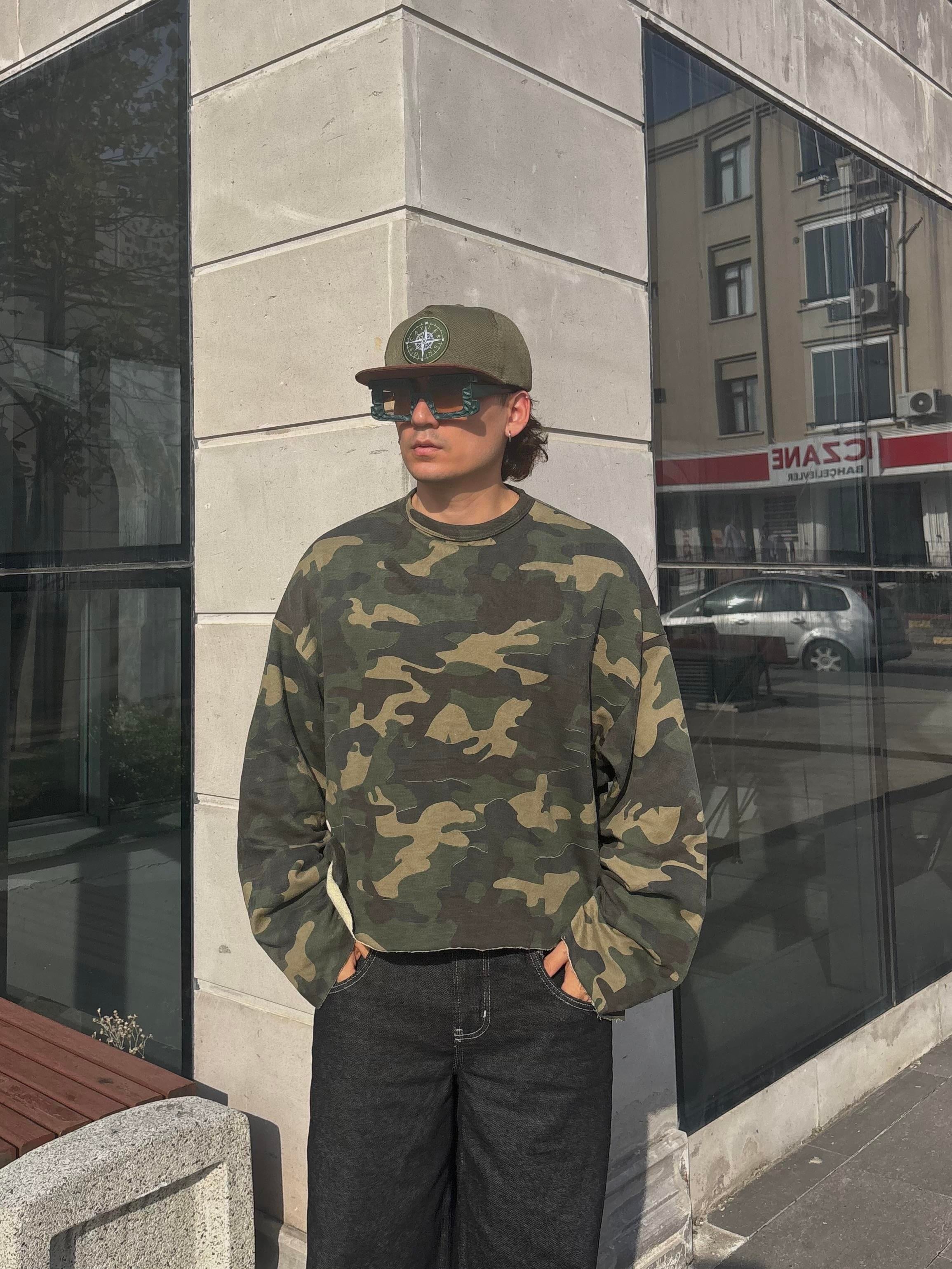 Camouflage Autumn Boxy Fit Cut-Off Sweatshirt