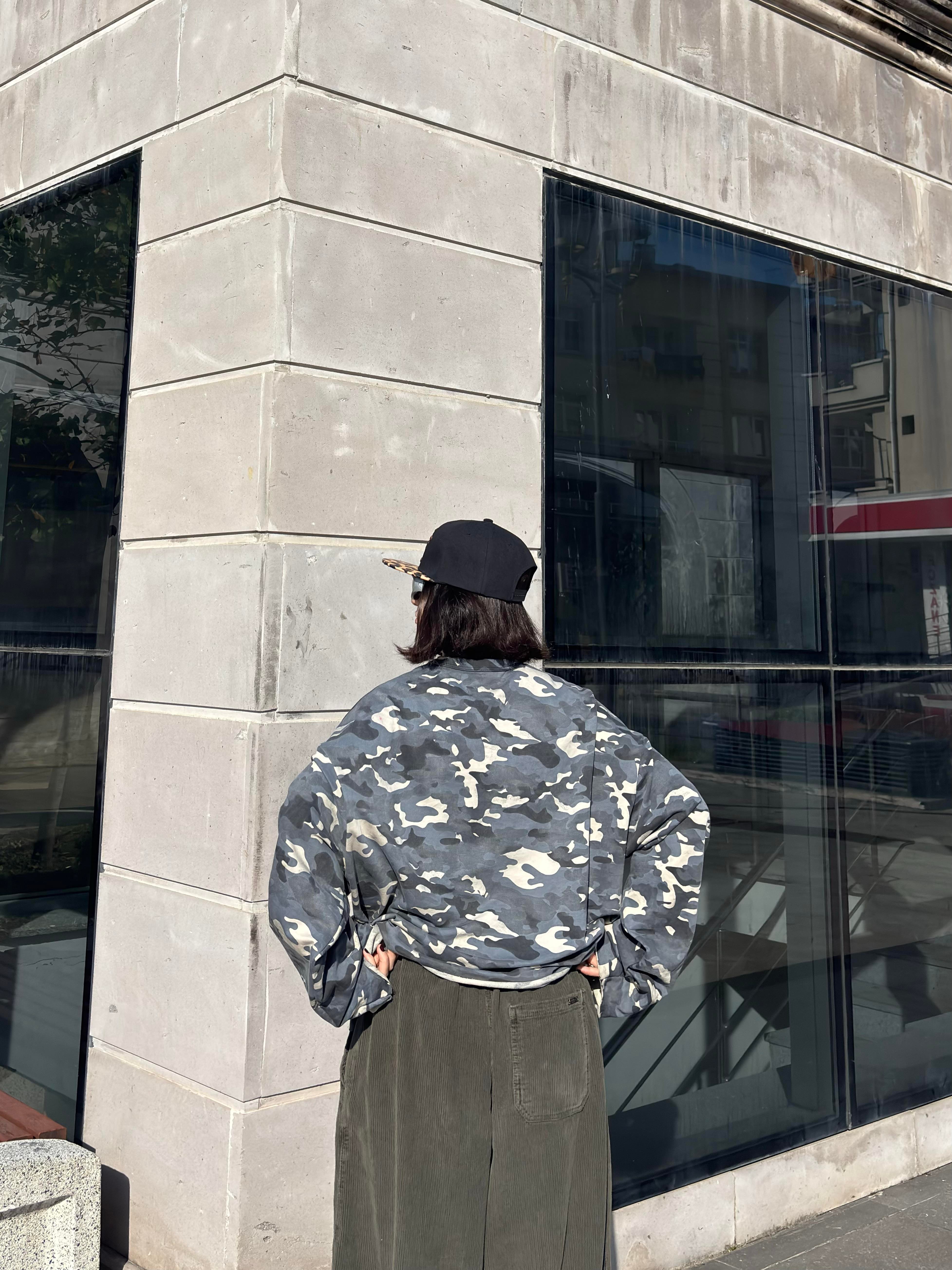 Camouflage Boxy Fit Cut-Off Sweatshirt